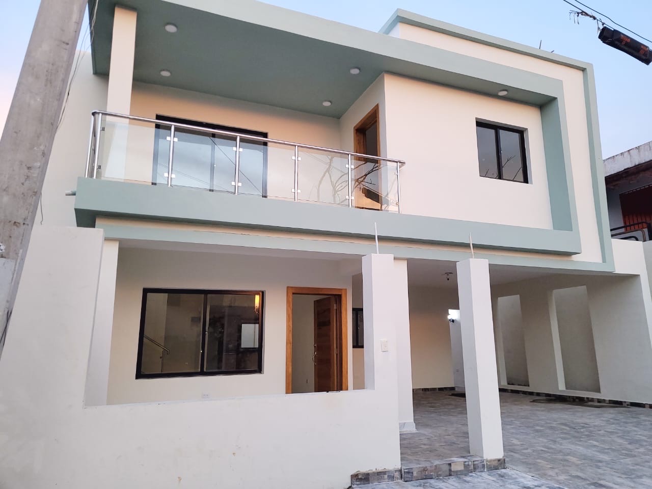casas - venta de casa con piscina en la autopista de san isidro prado oriental 
