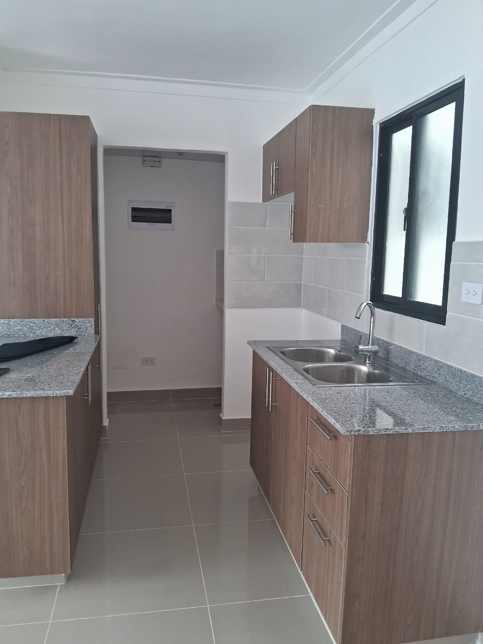 apartamentos - Alquila apartamento Ubicado en Santo domingo este  0