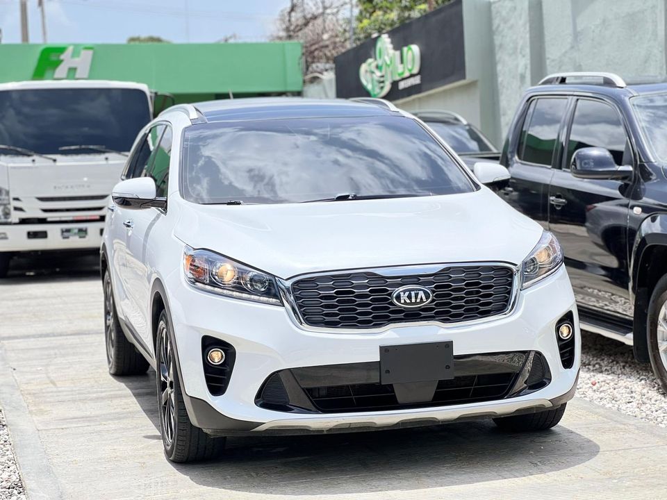 jeepetas y camionetas - KIA SORRENTO  EX V6 panorámica 2020  1