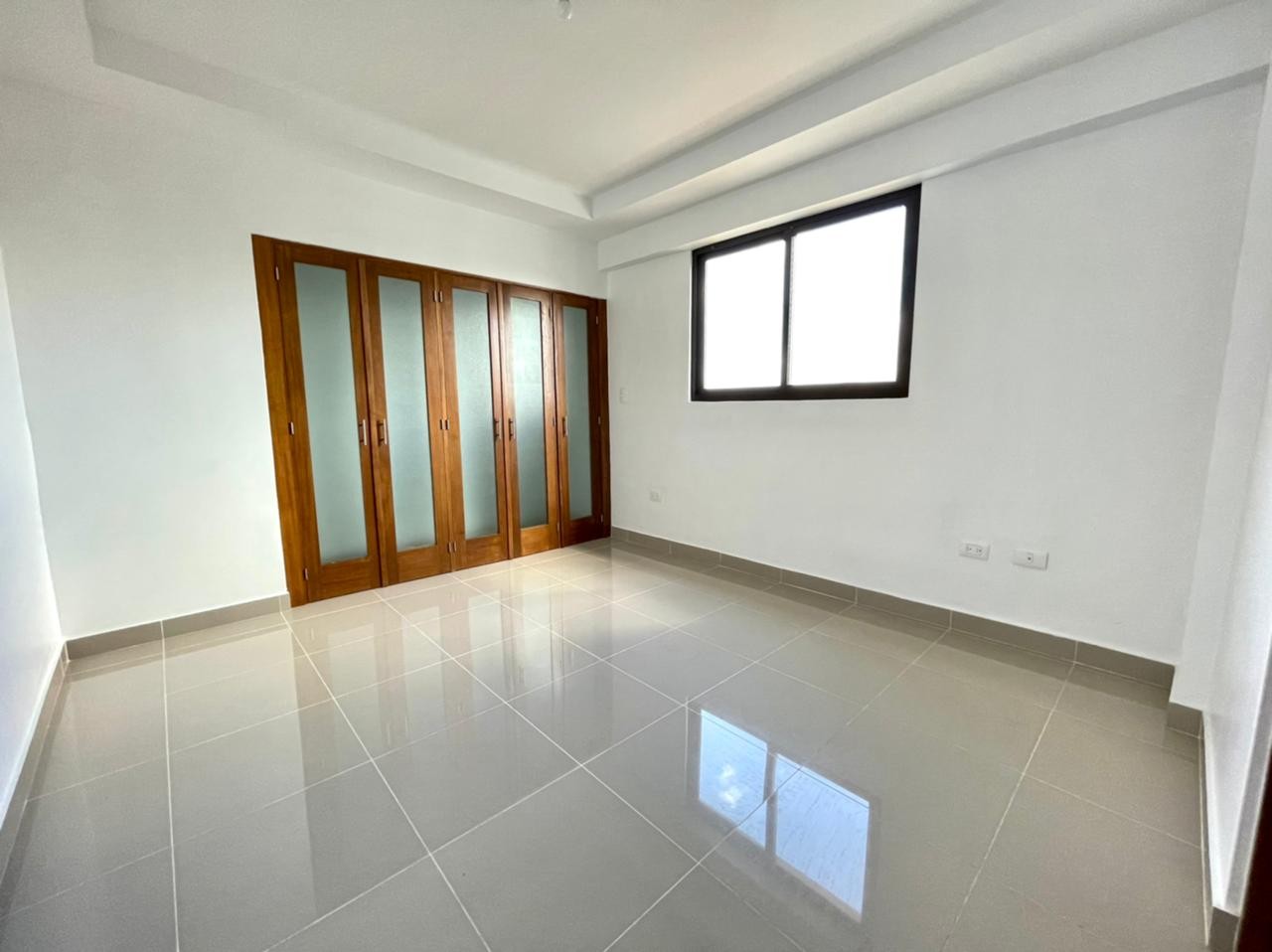 apartamentos - Apartamento con línea blanca en Evaristo Morales 4