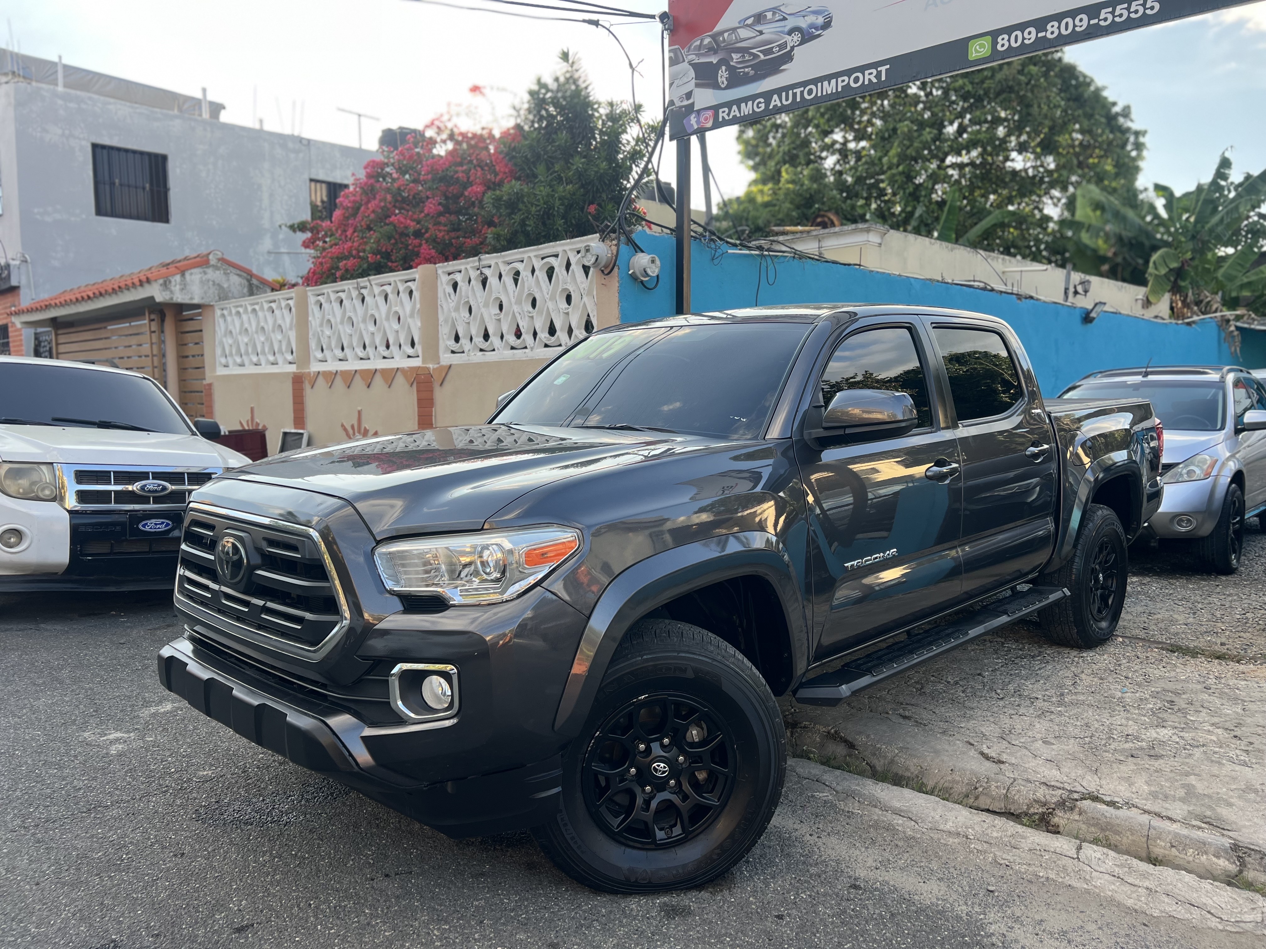 jeepetas y camionetas - TOYOTA TACOMA SR5 año 2019 0