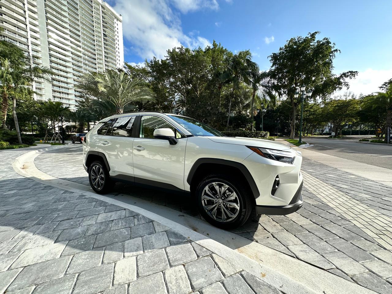 jeepetas y camionetas - TOYOTA RAV4 XLE PREMIUM HYBRID 2022 – VERSIÓN AMER 0