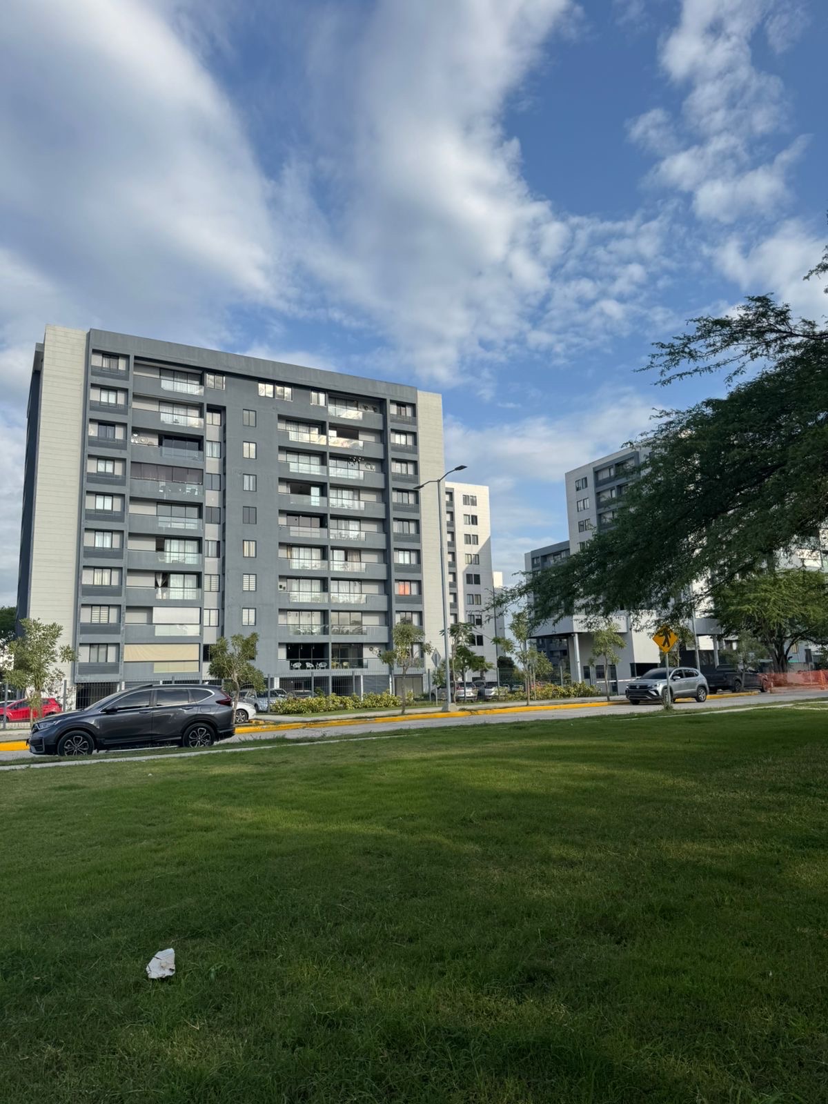 apartamentos - Apto en el RESIDENCIAL LIVERIA 
AVE. HISPANOAMERICANA STGO  0