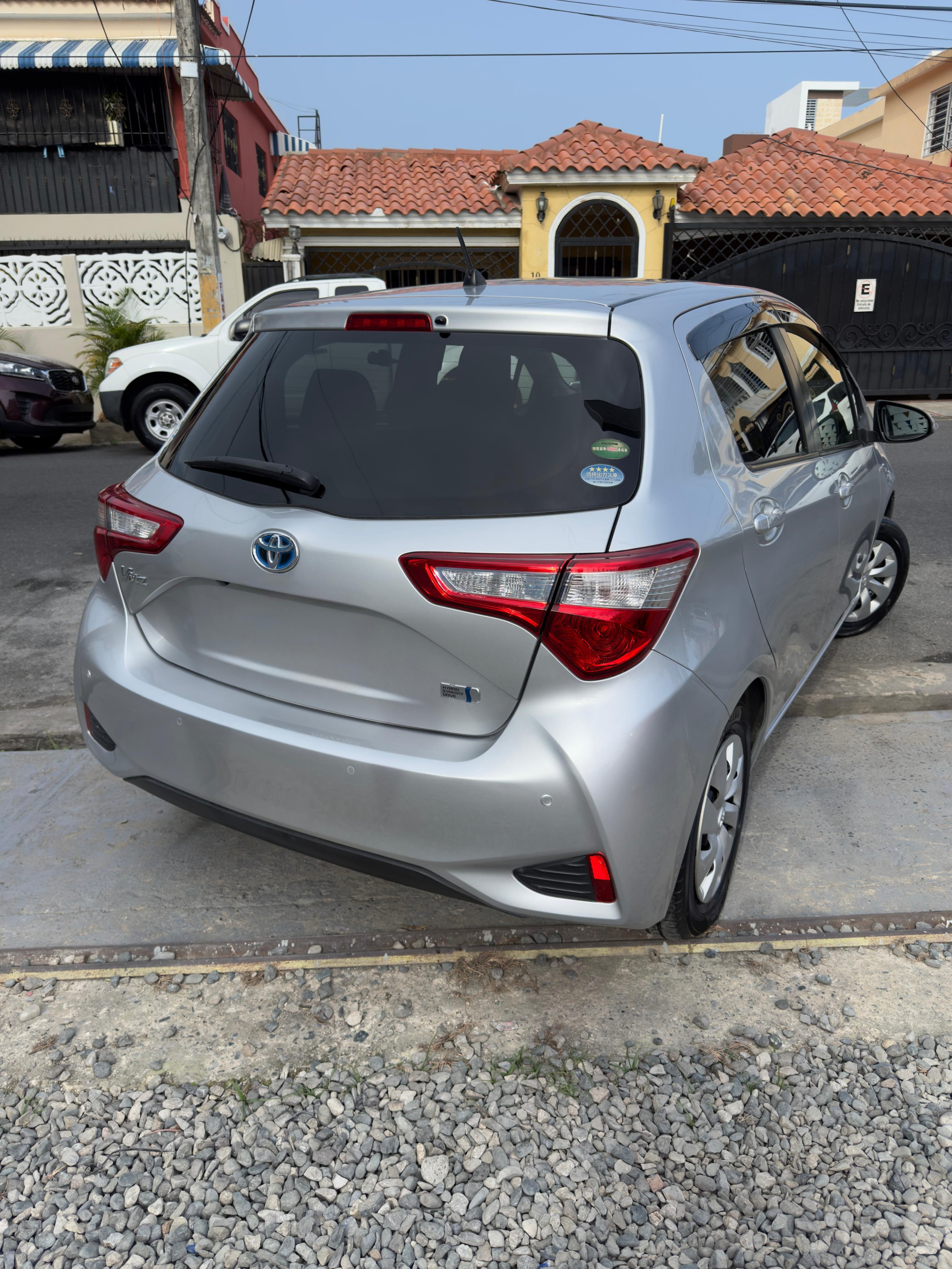 carros - Toyota Vitz 2019 3