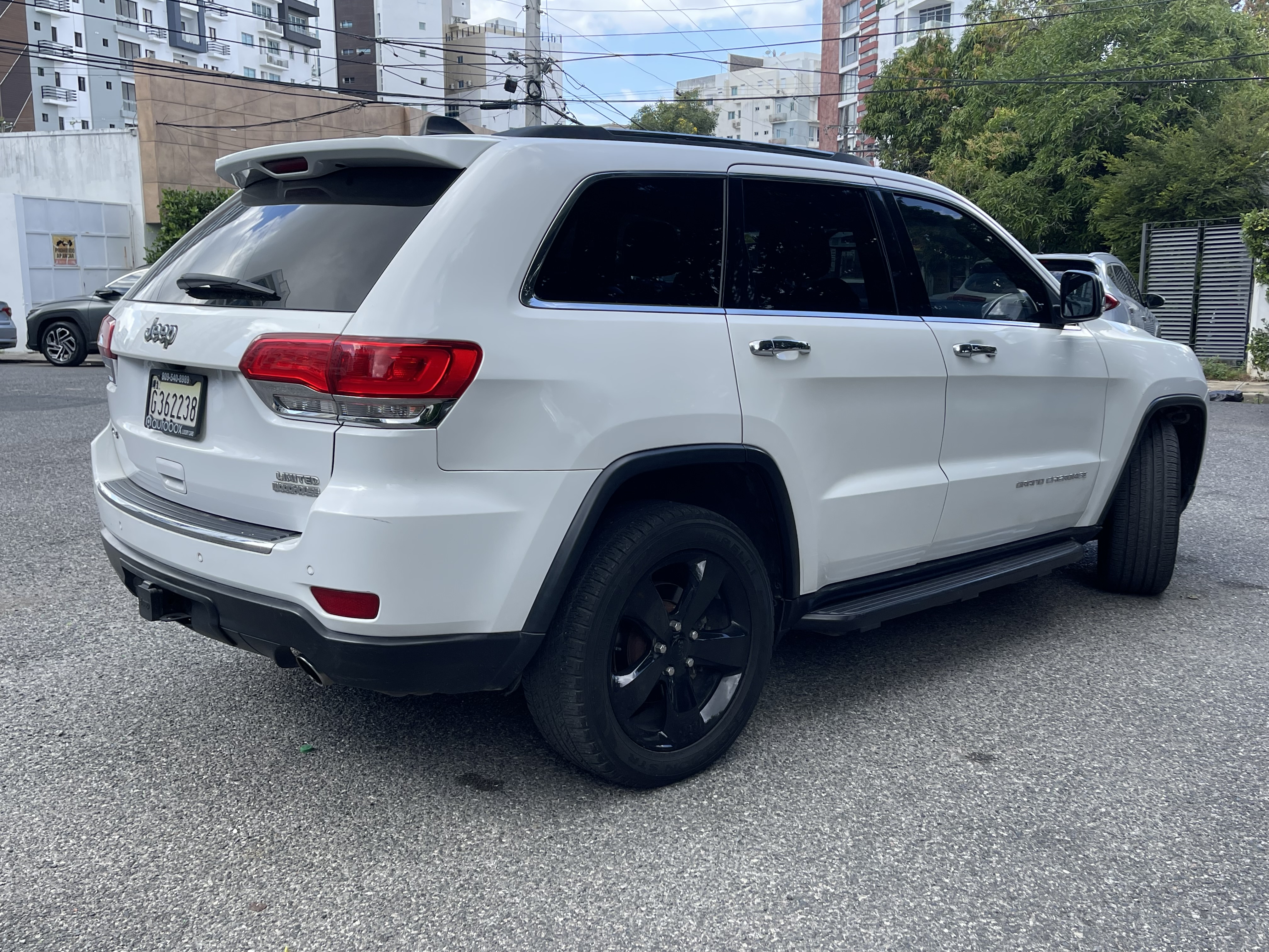 jeepetas y camionetas - JEEP GRAND CHEROKEE LIMITED 4X 5