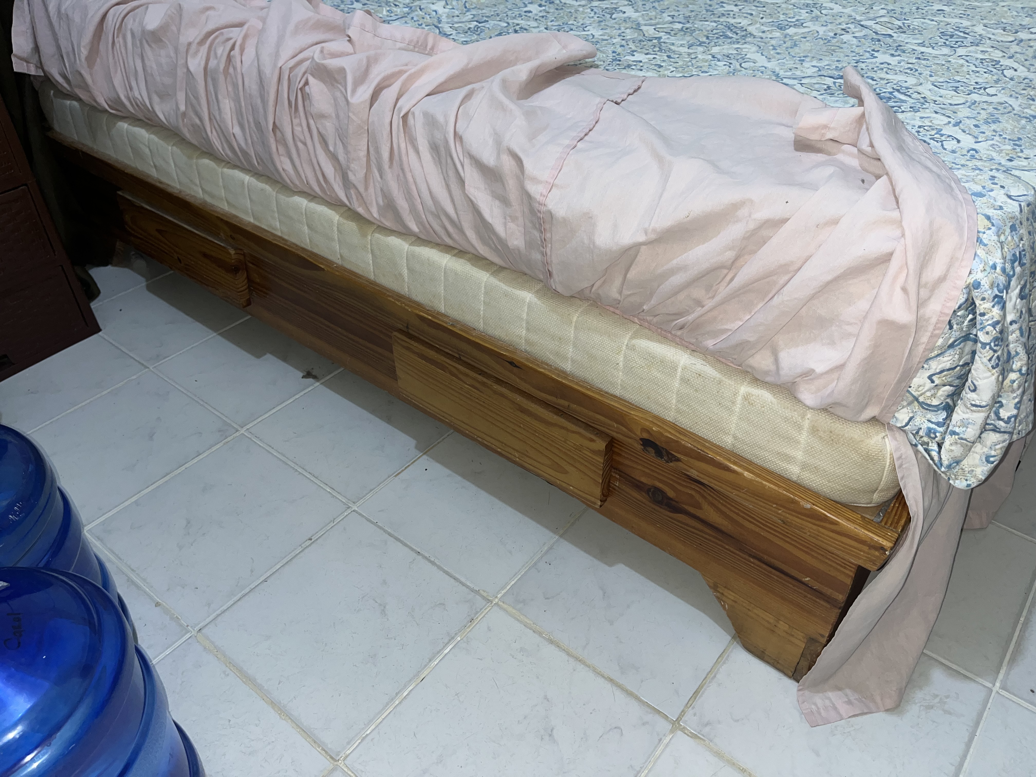 muebles y colchones - Cama una plaza con colchon