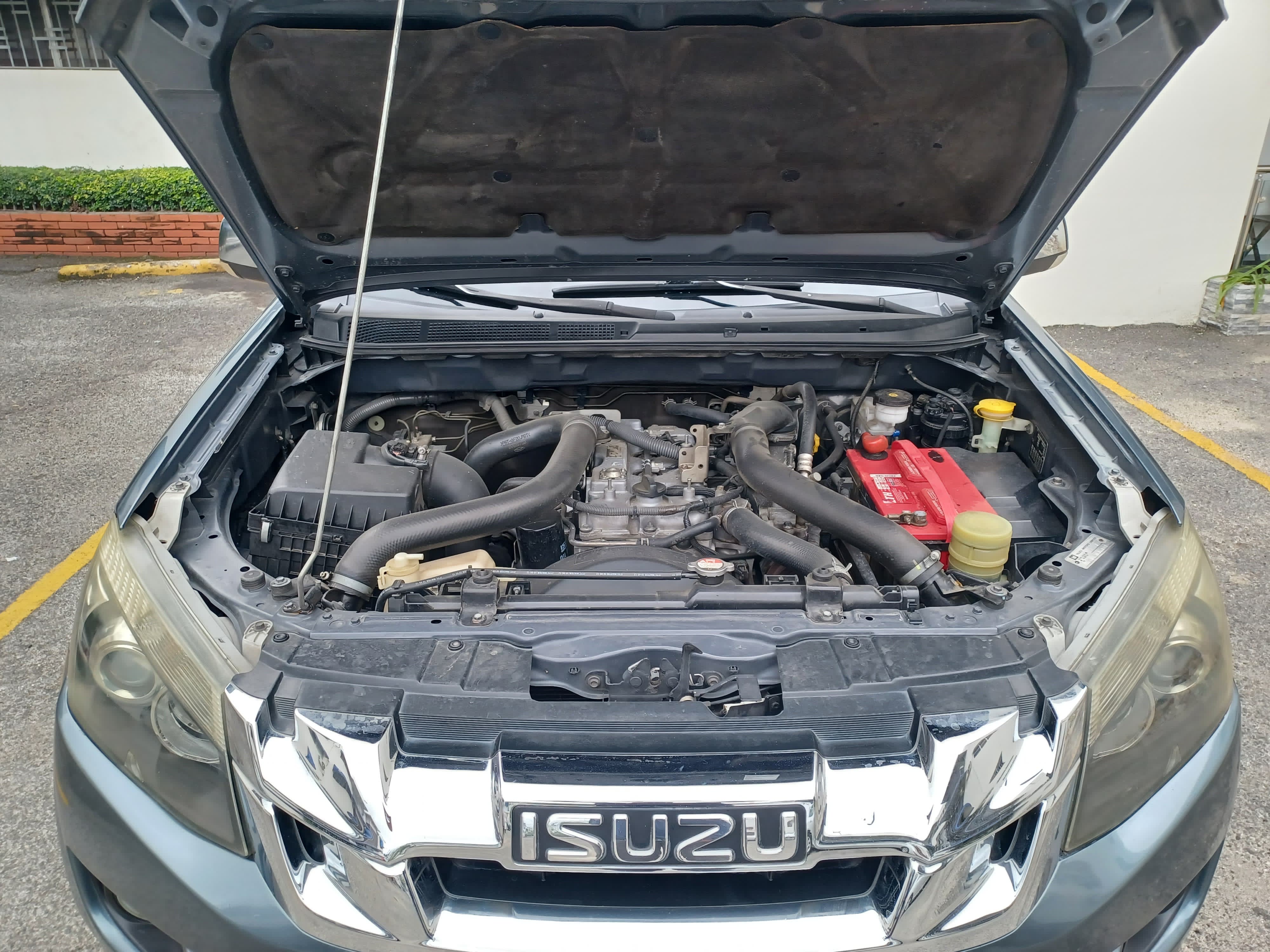 jeepetas y camionetas - Isuzu D’MAX 2013 4