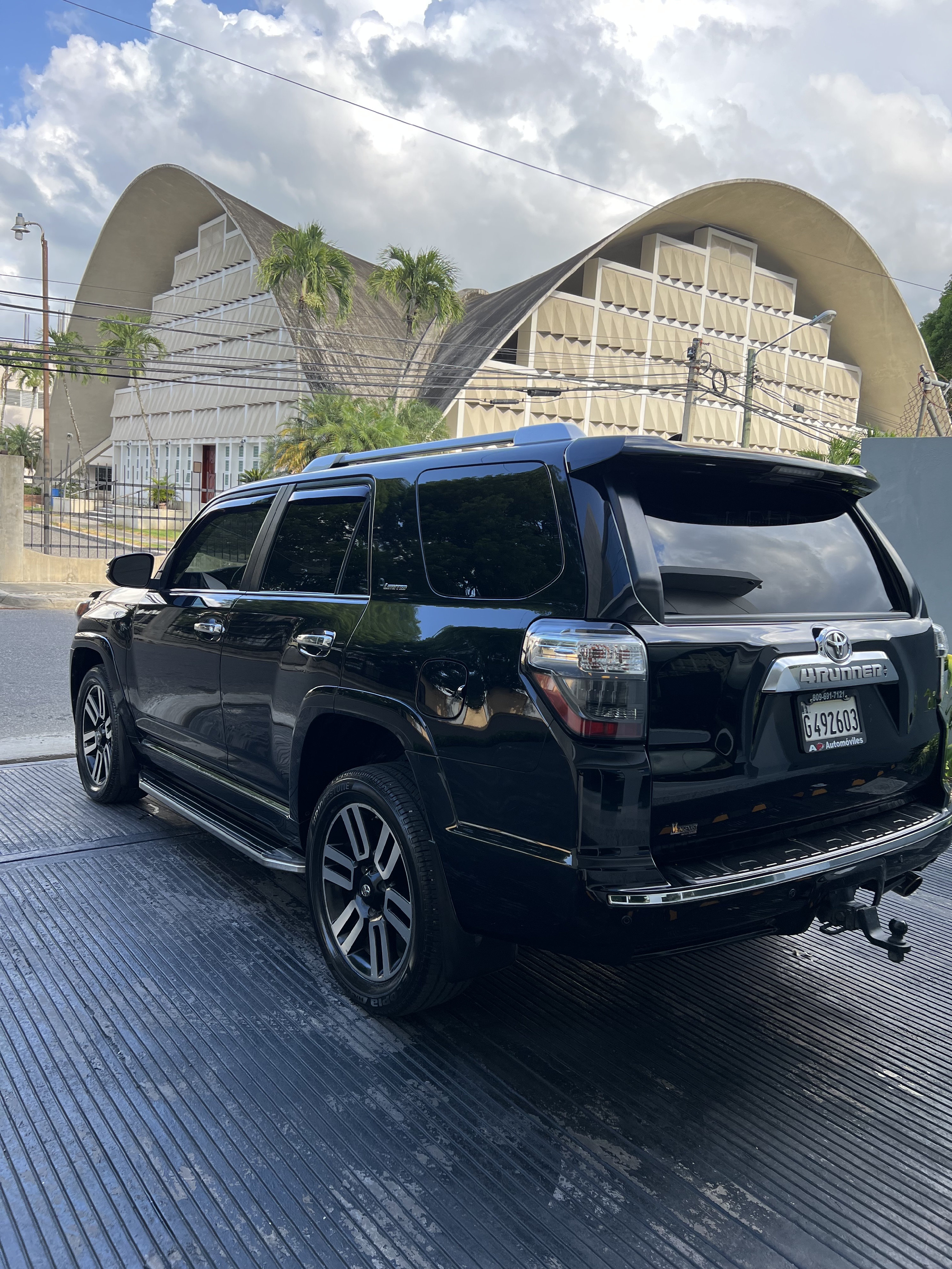 jeepetas y camionetas - Toyota 4-Runner Limited impecable 2