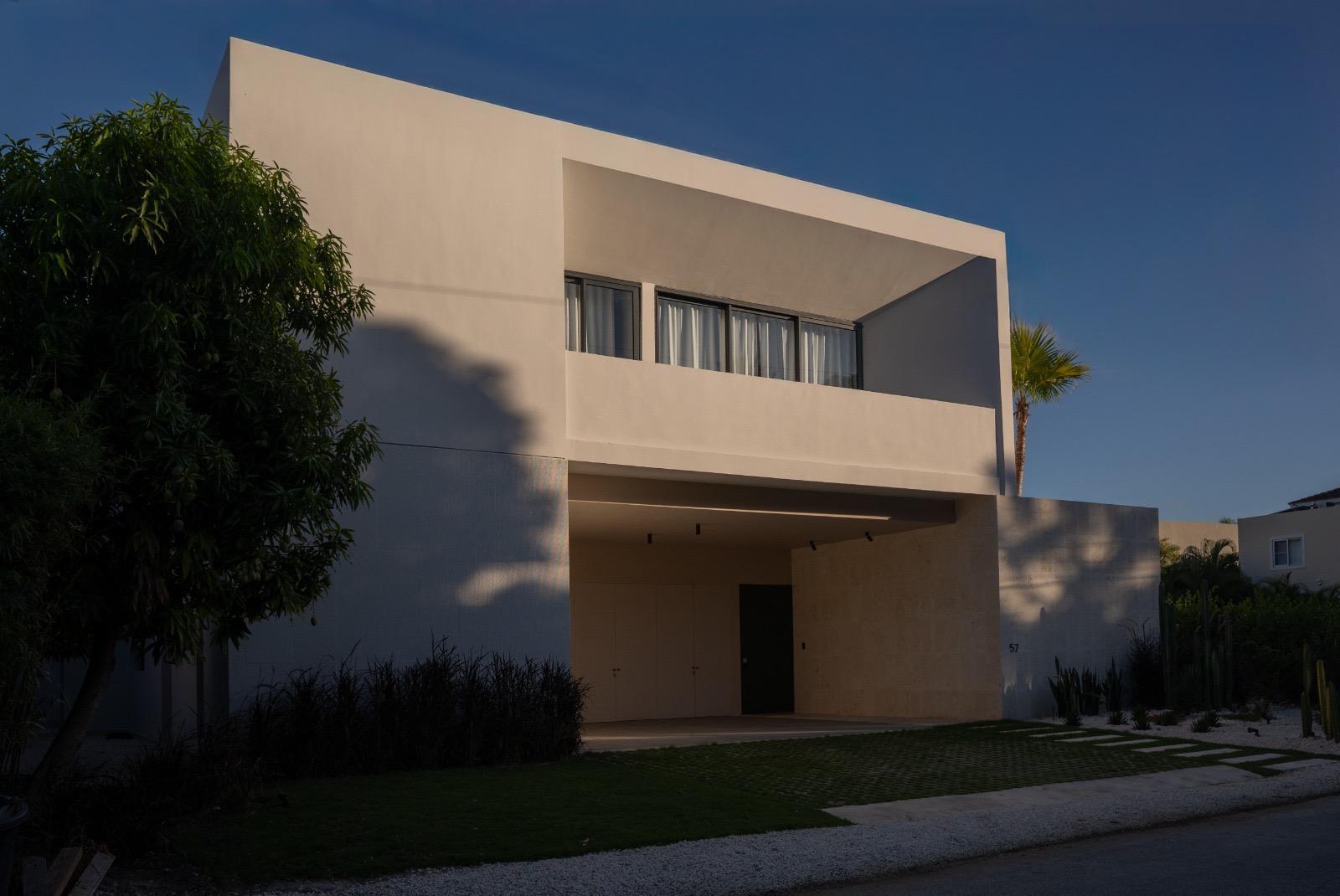 casas vacacionales y villas - Lujo y Confort en Punta Cana Village: Villa Totalmente Amueblada 3