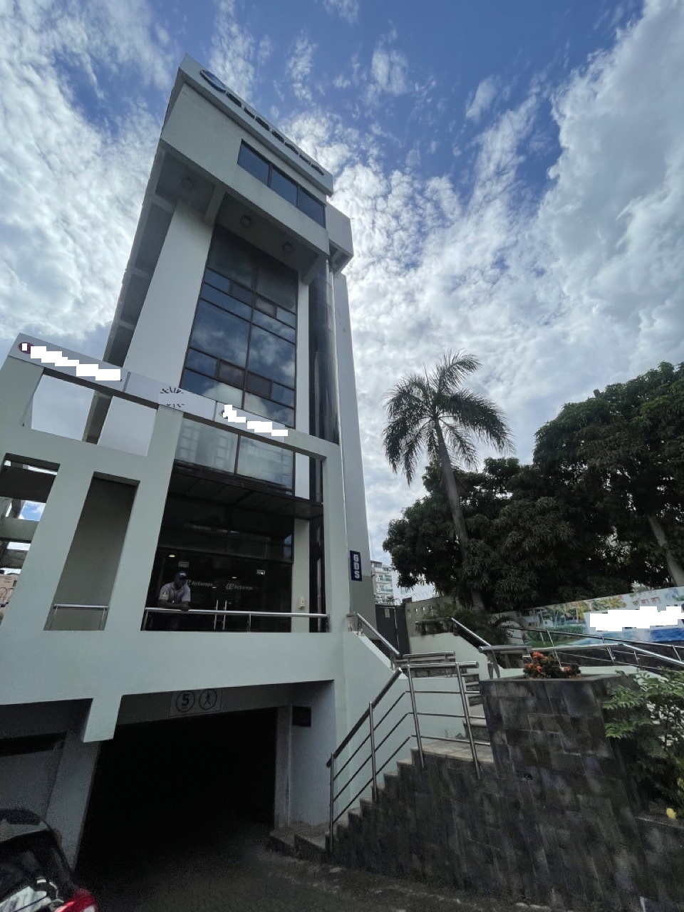 oficinas y locales comerciales - Edificio en Naco con 23 parqueos entrega en 45 dia 0