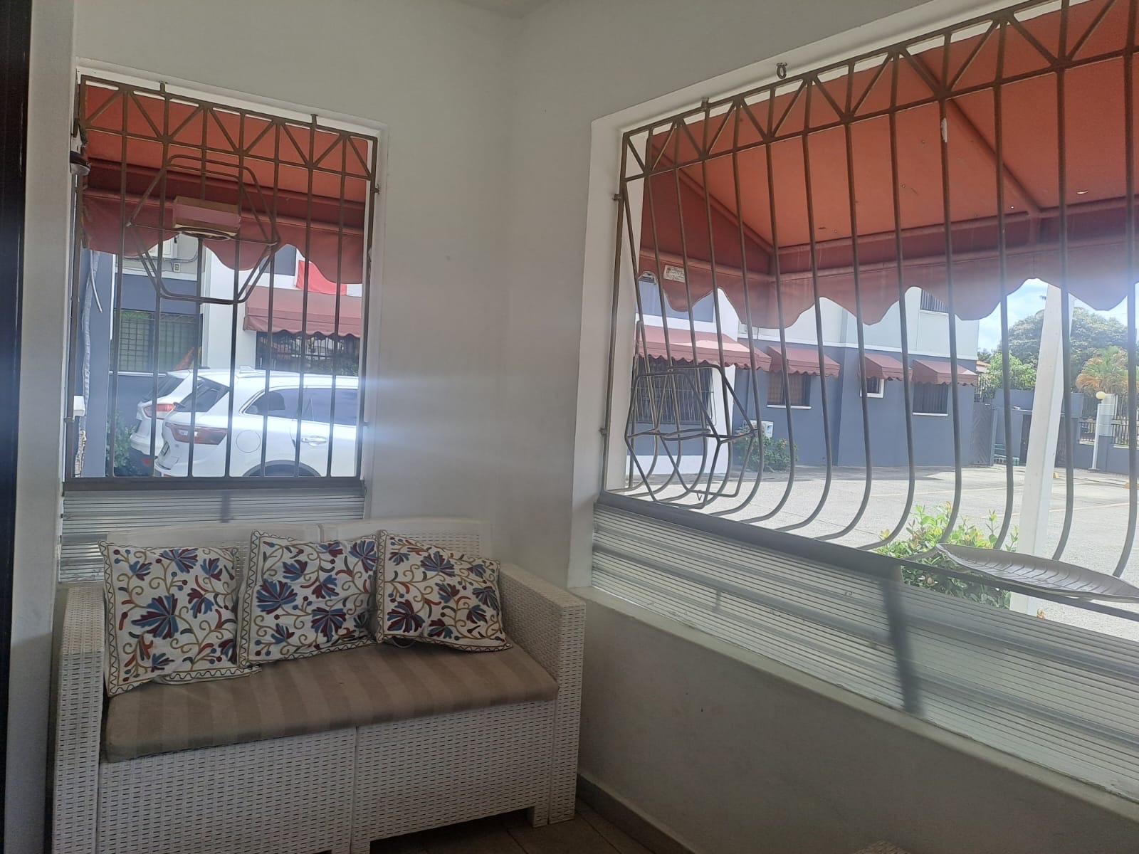 apartamentos - SE ALQUILA EN LAS PRADERAS.