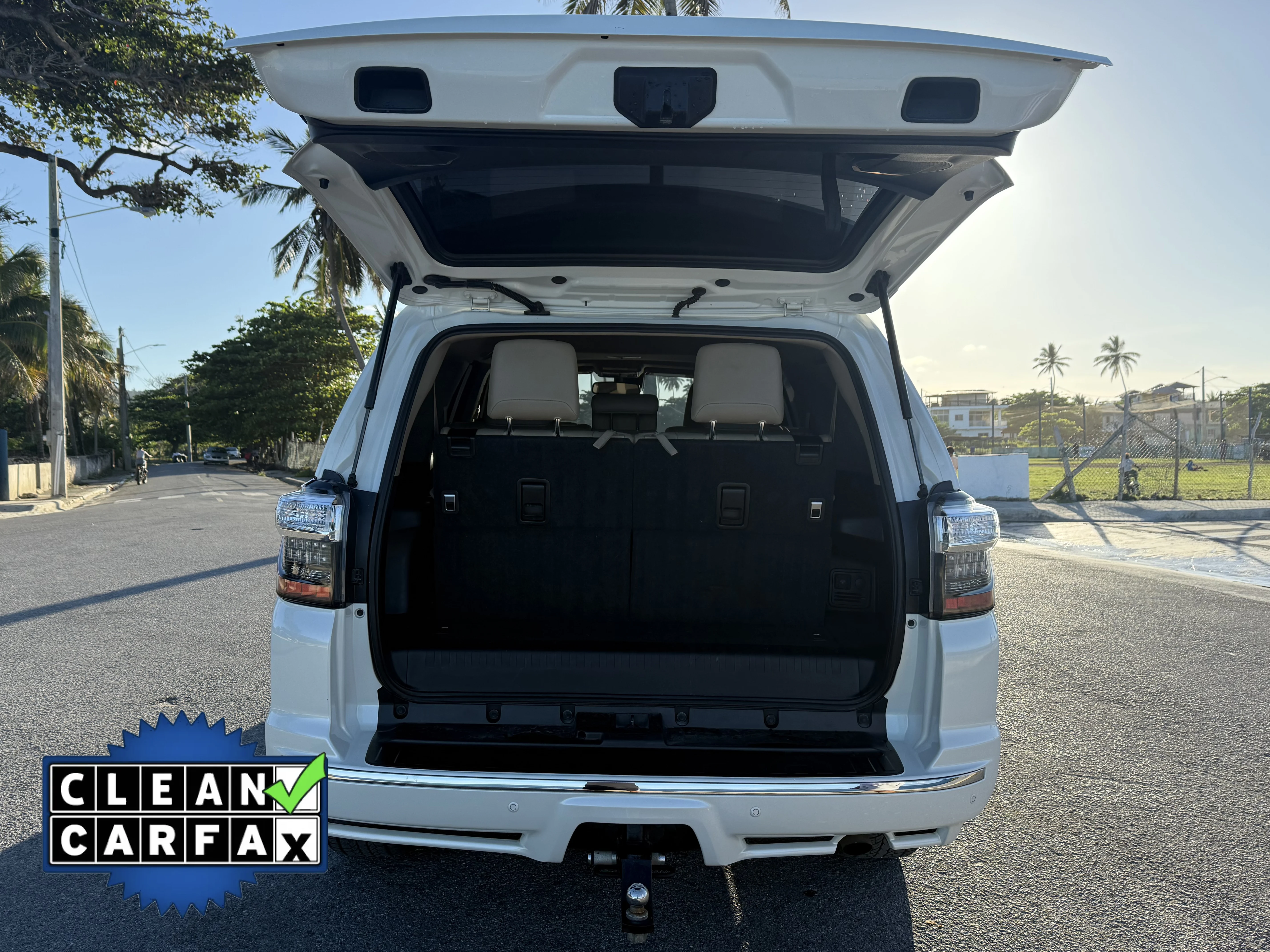 jeepetas y camionetas - Toyota 4Runner Limited 4x4 año 2020 Americana 8