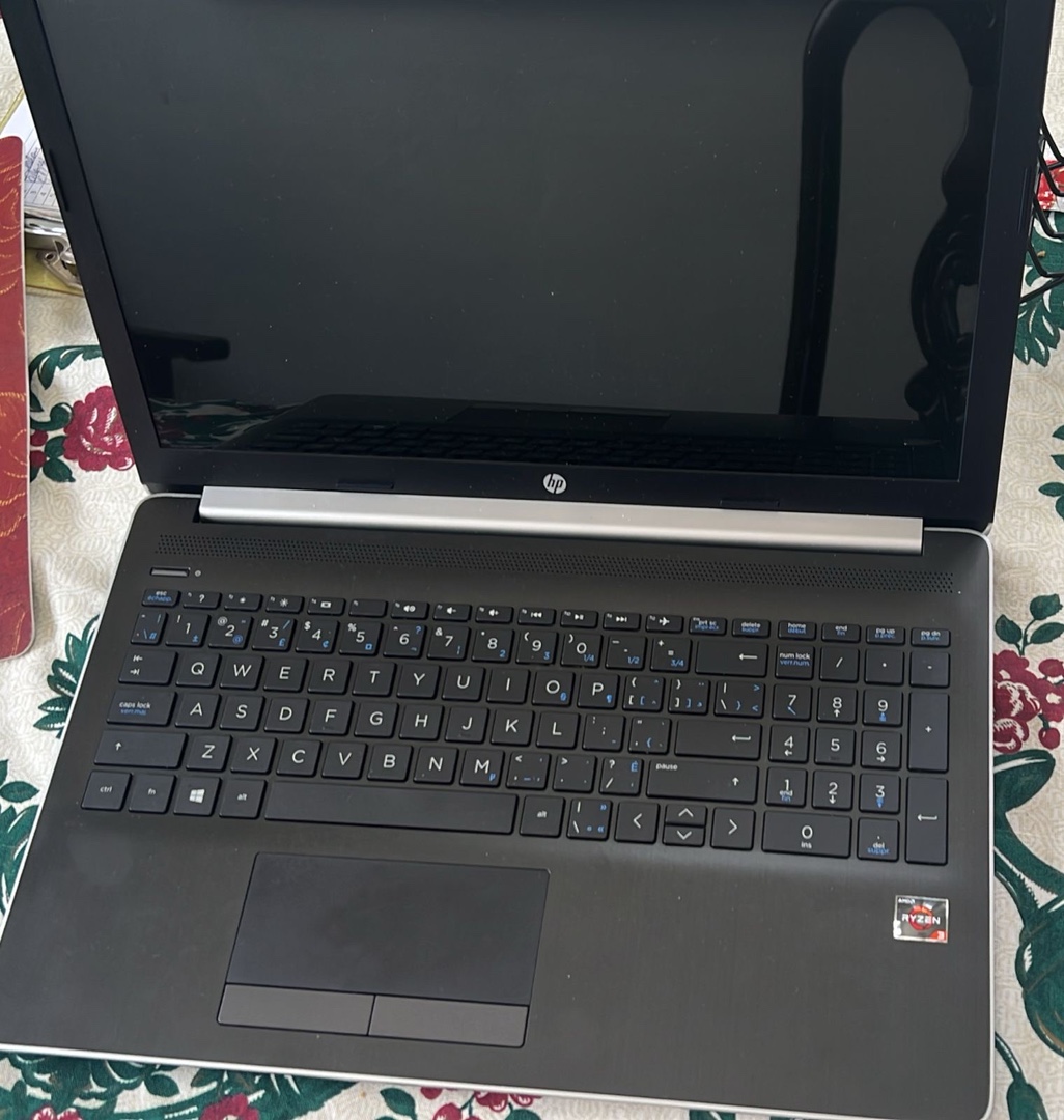 computadoras y laptops - Laptop Hp, DESKTOP-M95R2NR  2