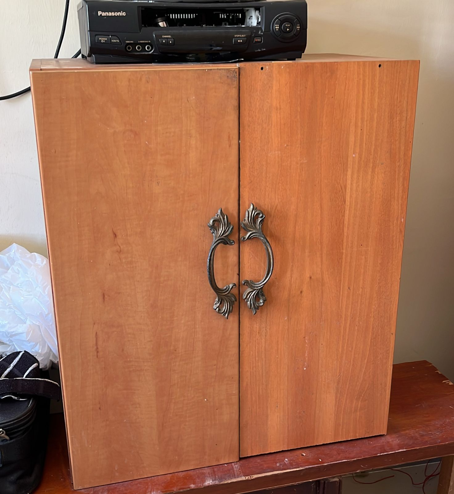 muebles y colchones - ARMARIO DE DOS CABETAS