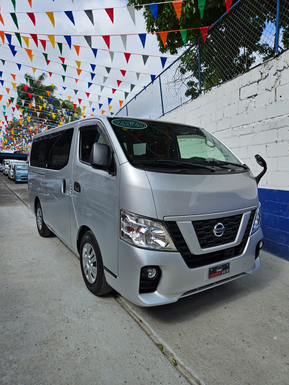 otros vehiculos - NISSAN NV350 CARAVAN 