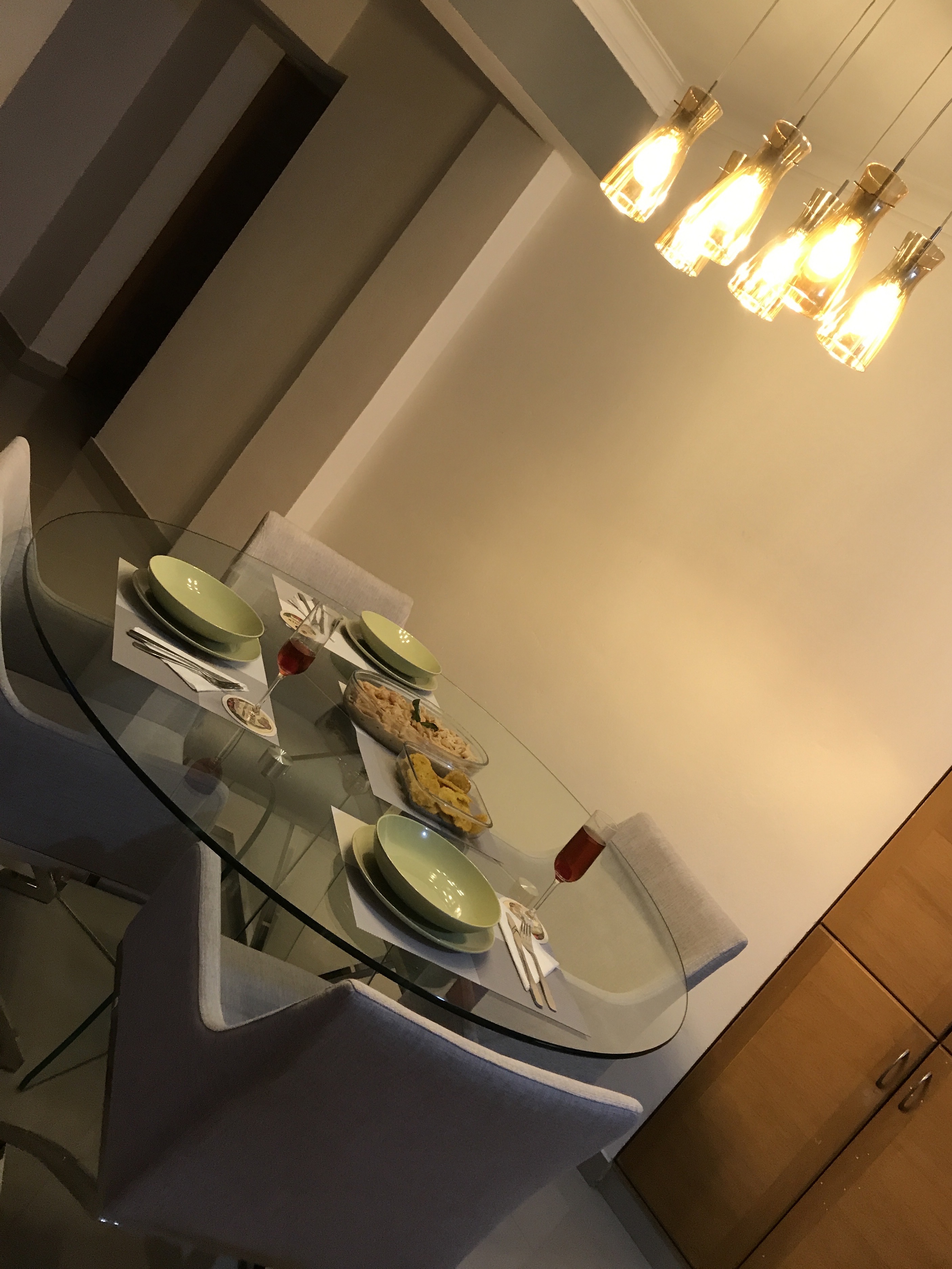 decoración y accesorios - MESA DE COMEDOR COMPLETAMENTE EN CRISTAL TRANSPARENTE (incluye 4 sillas) 2