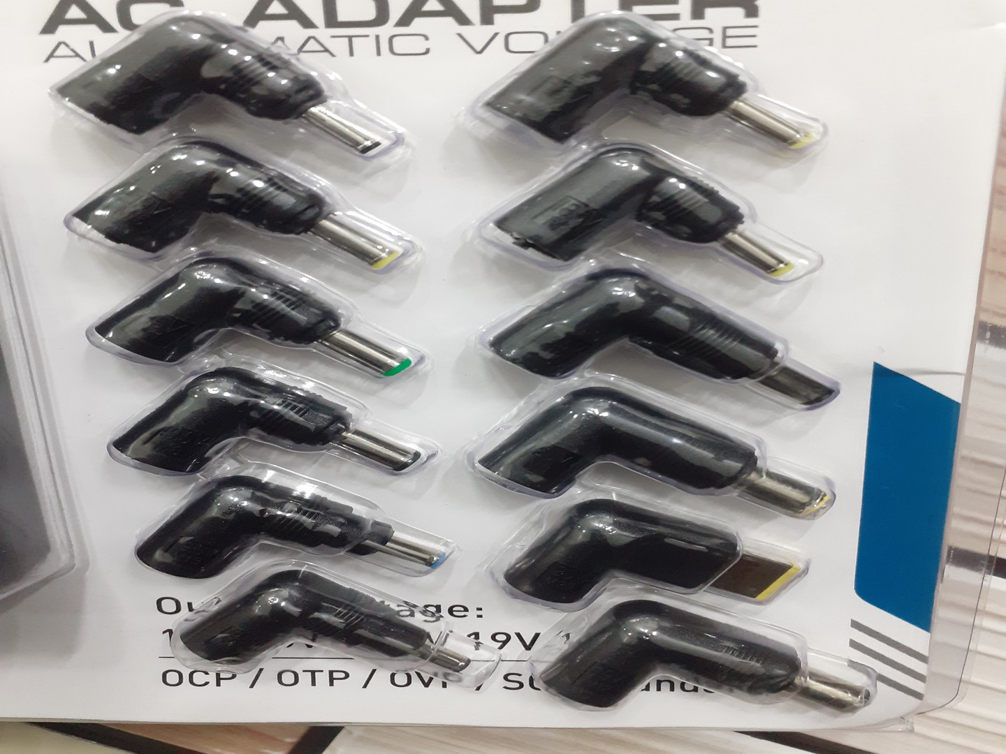 accesorios para electronica - Cargador Universal 90W para Laptop 1