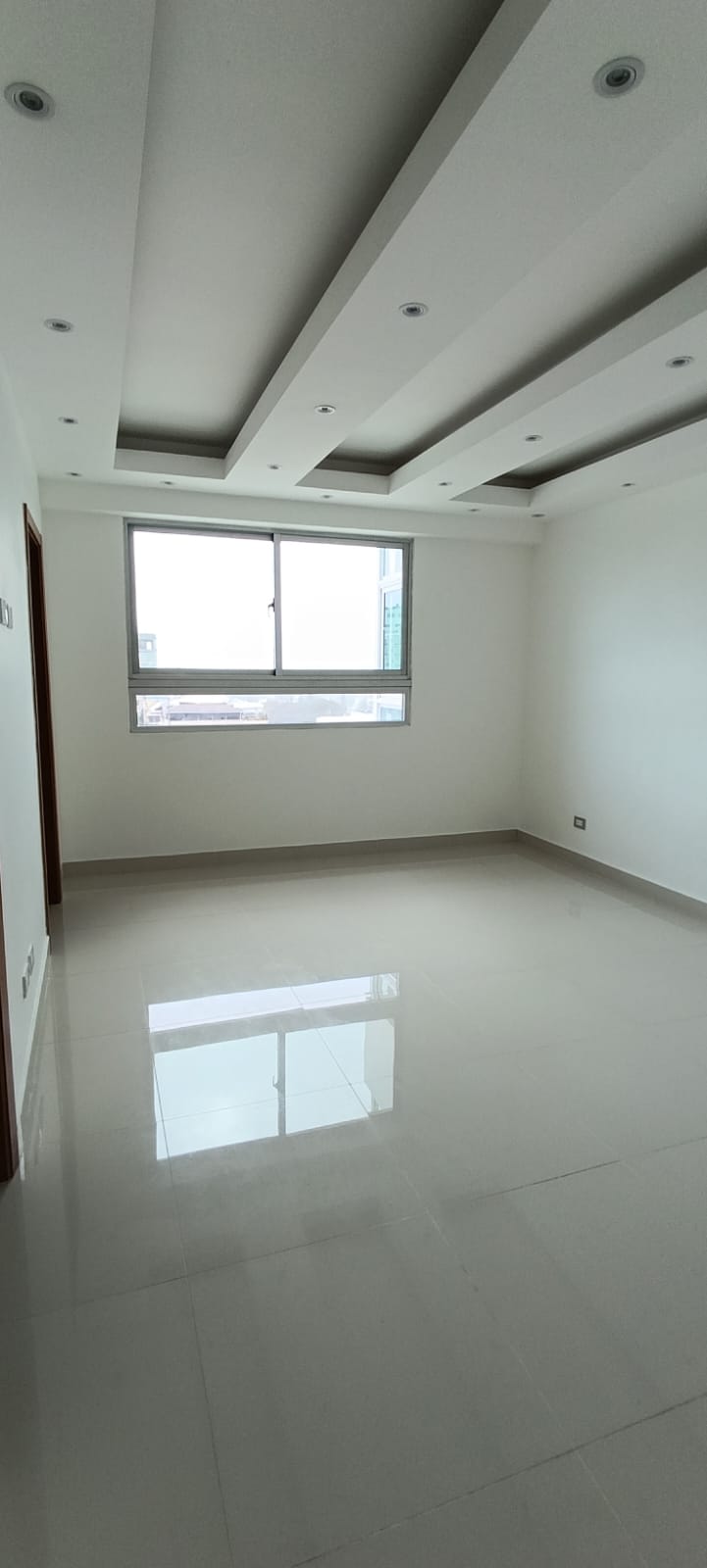 apartamentos - Renacimiento Amplio apartamento con excelente distribución 3hab 5