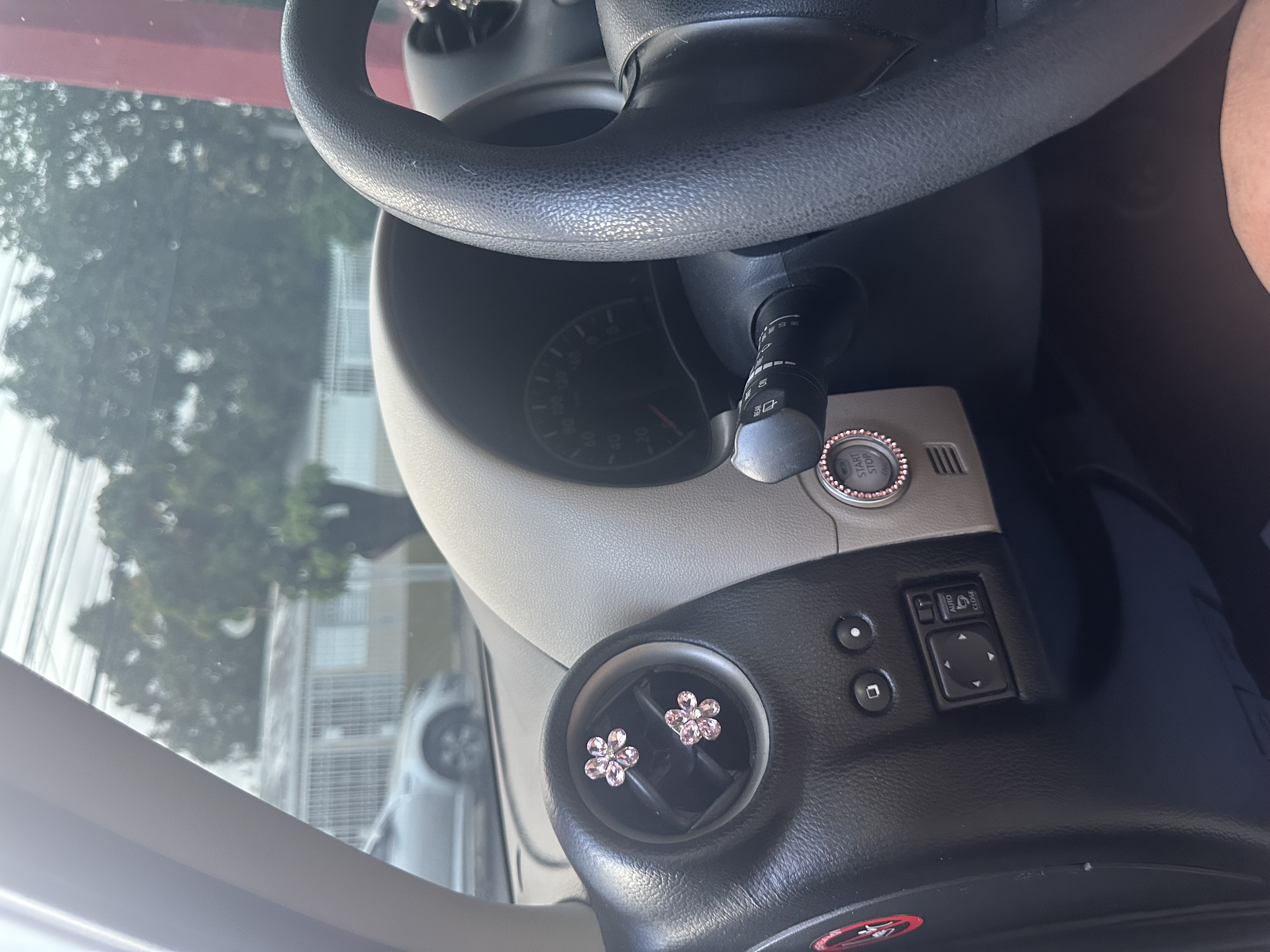 carros - Nissan March 2014 Negociable  4