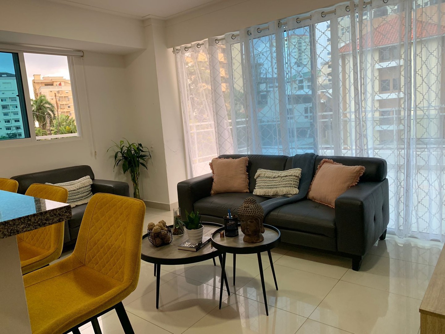 apartamentos - Apartamento en Venta
LA ESPERILLA
USD 165,000.00
Mantenimiento: RD$6,950.00

 1