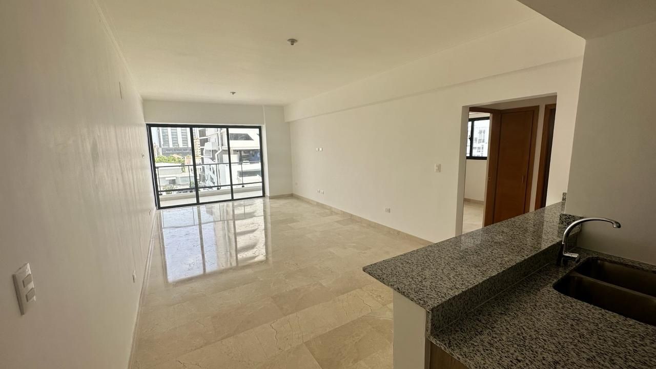 apartamentos - Apartamento en venta serralles. Amplio apartamento de dos habitaciones en piso 5 6