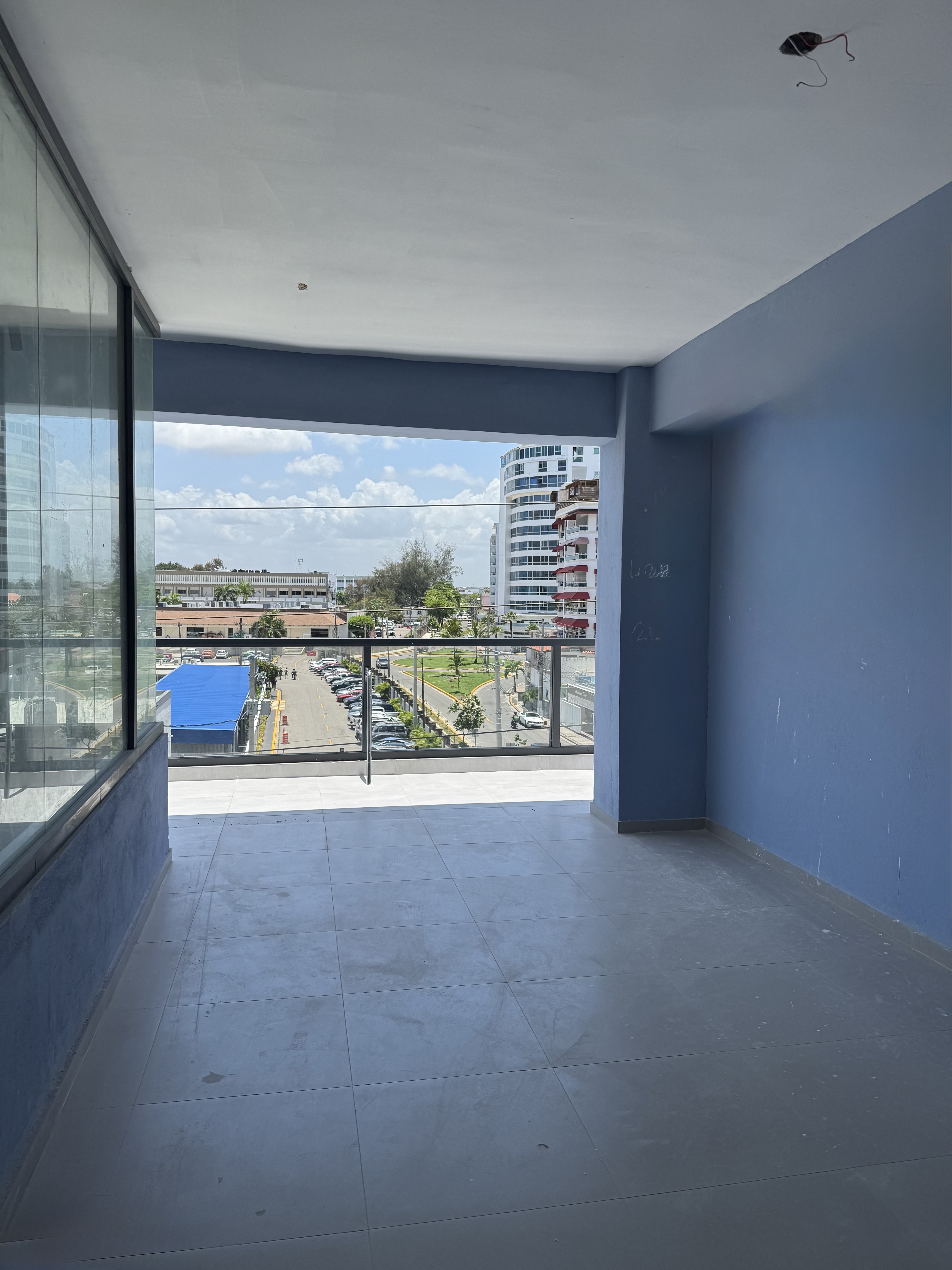 oficinas y locales comerciales - SE ALQ. LOCAL COMERCIAL NUEVO, CENTRO DE LA CIUDAD, 40mts $ 850 usa 2
