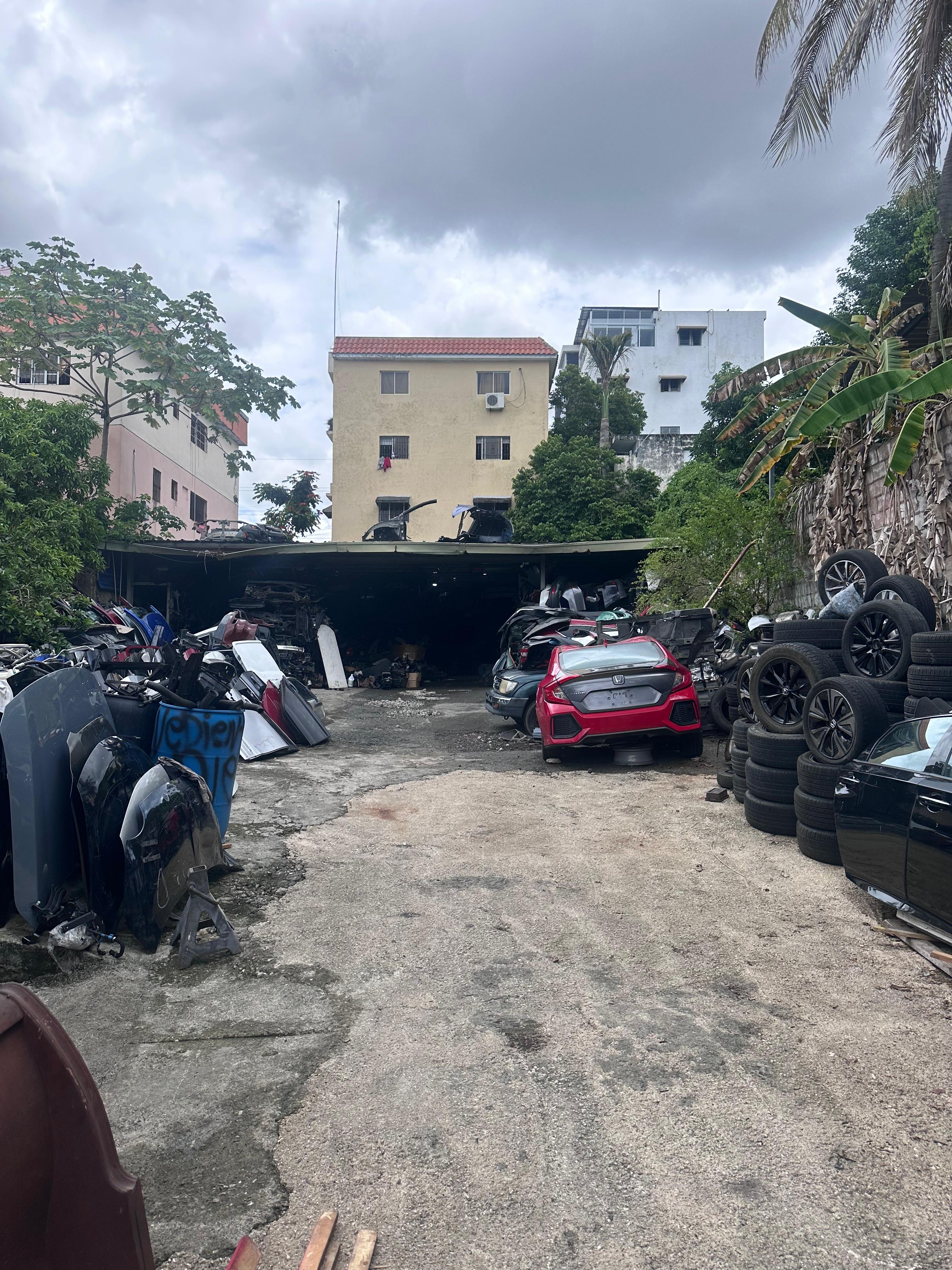 solares y terrenos - Solar con mejora en venta en Santo domingo este 2