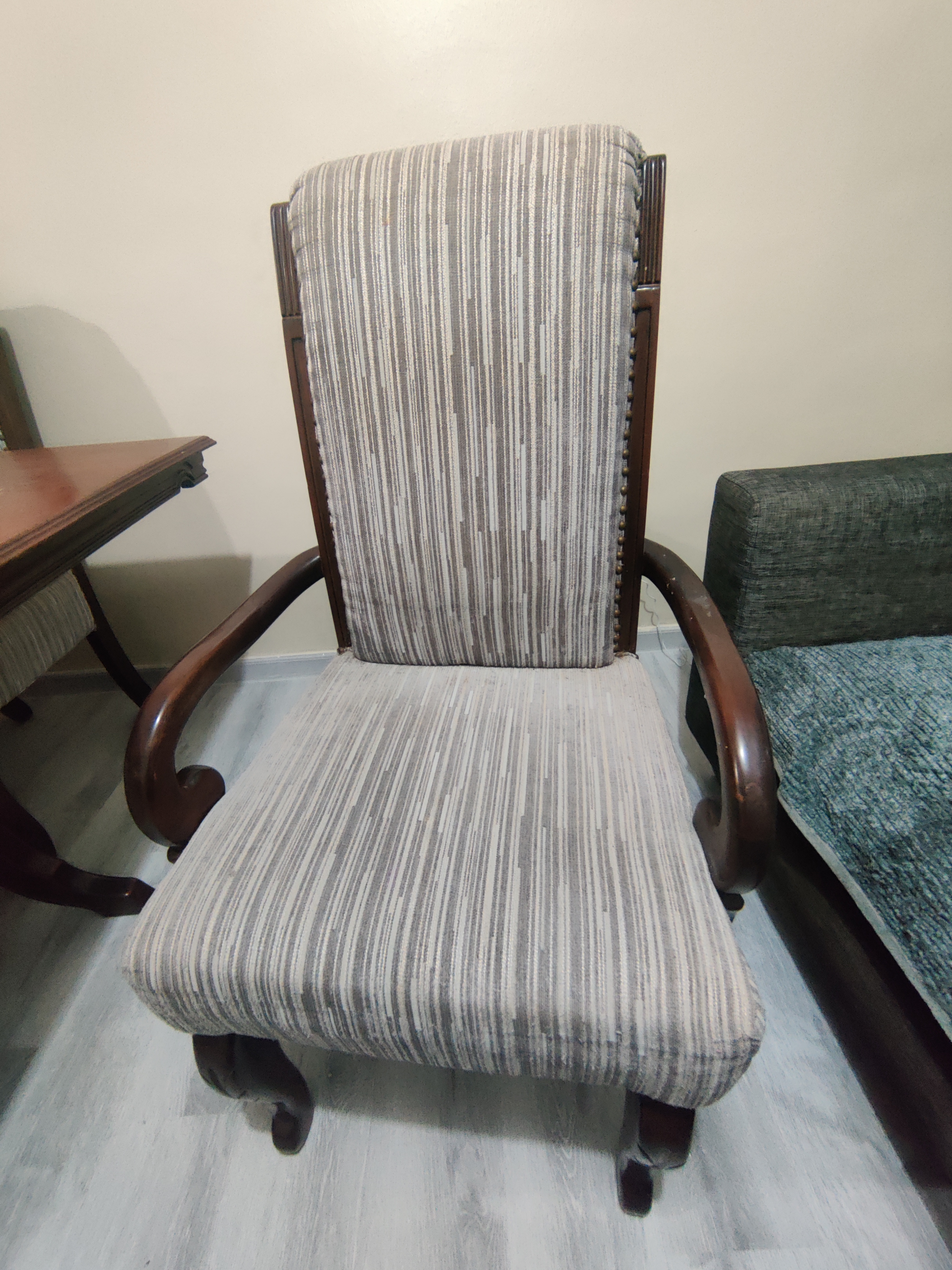 muebles y colchones - Comedor de 6 sillas en caoba centenaria 2