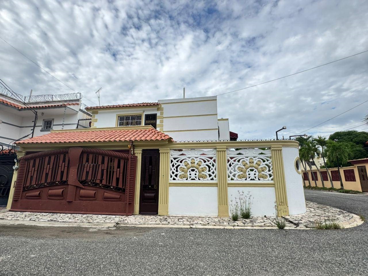 casas - Alquilo casa en Arismar 0