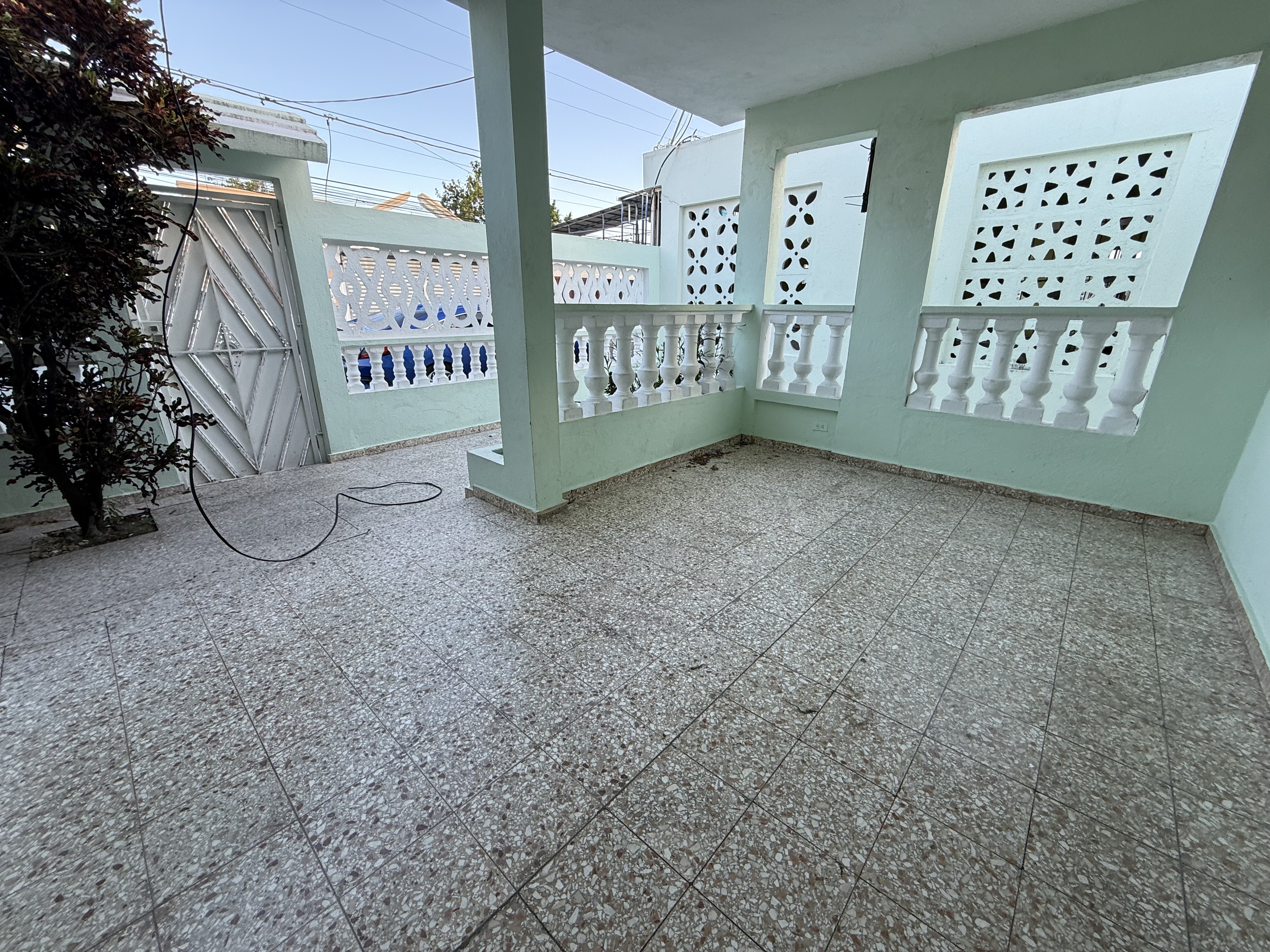 casas - Vendo casa en Cansino   3 habitaciones  Baño  Sala 6
