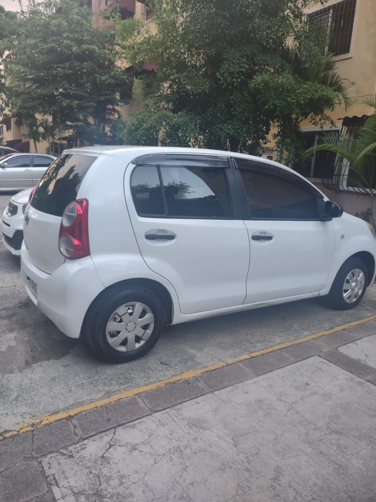 carros - Toyota Passo 2011 6