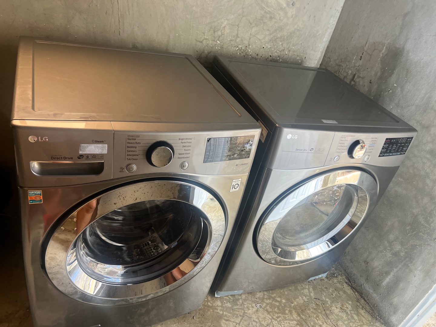 electrodomesticos - Venta de lavadora LG nueva a buen precio sin uso 1000 dólares 8099526026 tel 1