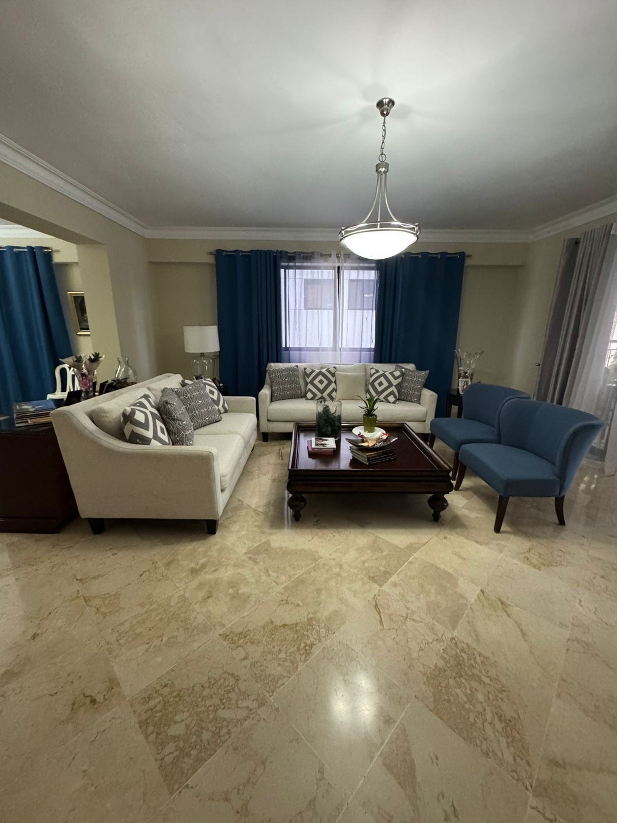 apartamentos - Apto Venta Serralles  piso 5  con 3 habitaciones 3 6