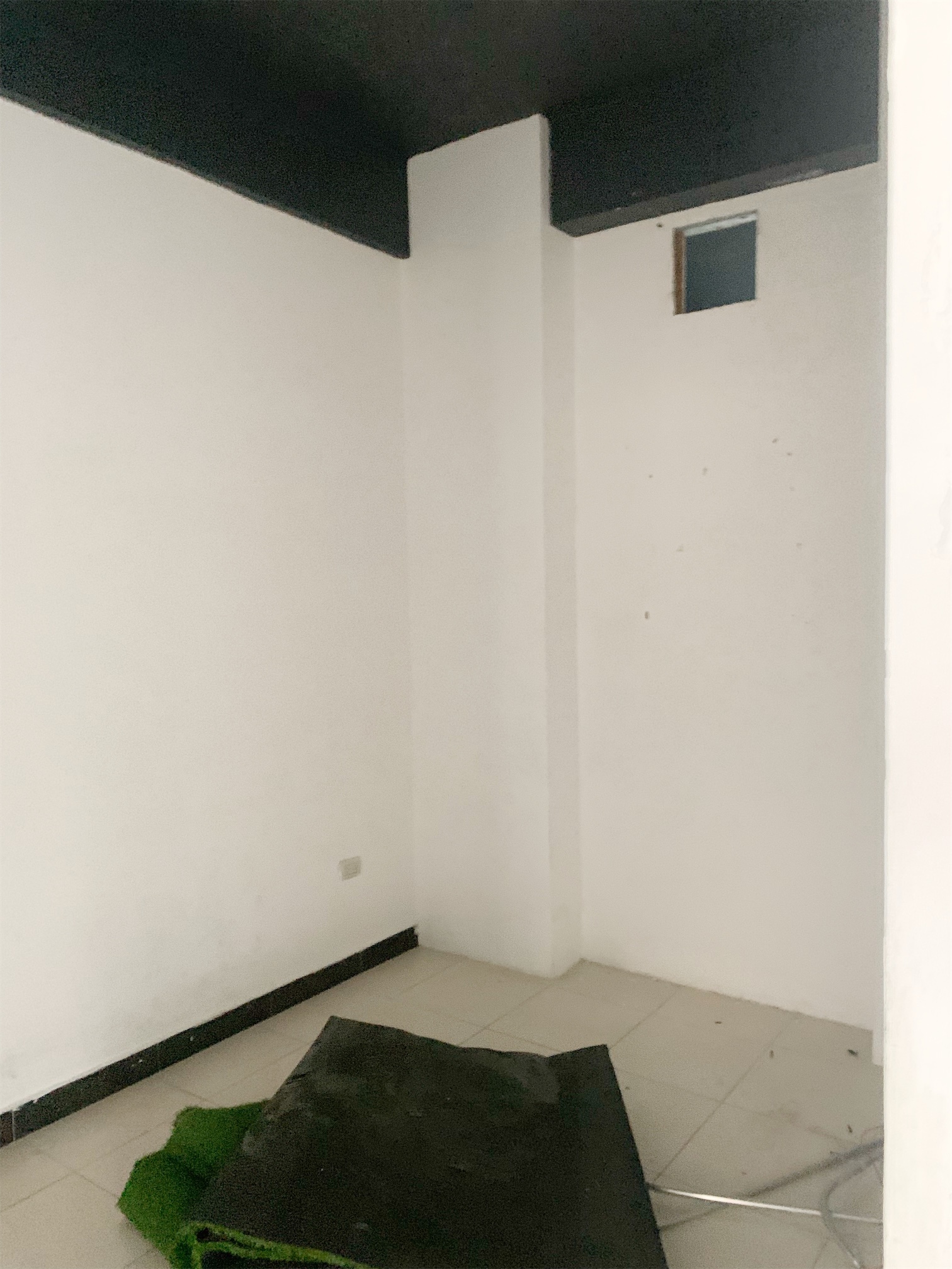 oficinas y locales comerciales - Local cerca a la churchill 9