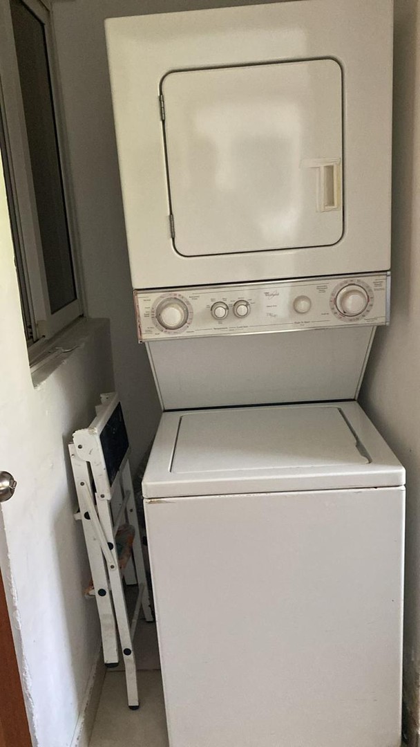 electrodomesticos - LAVADORA/SECADORA TIPO TORRE WHIRLPOOL, 40LBS-18KG, SECADORA A GAS 0