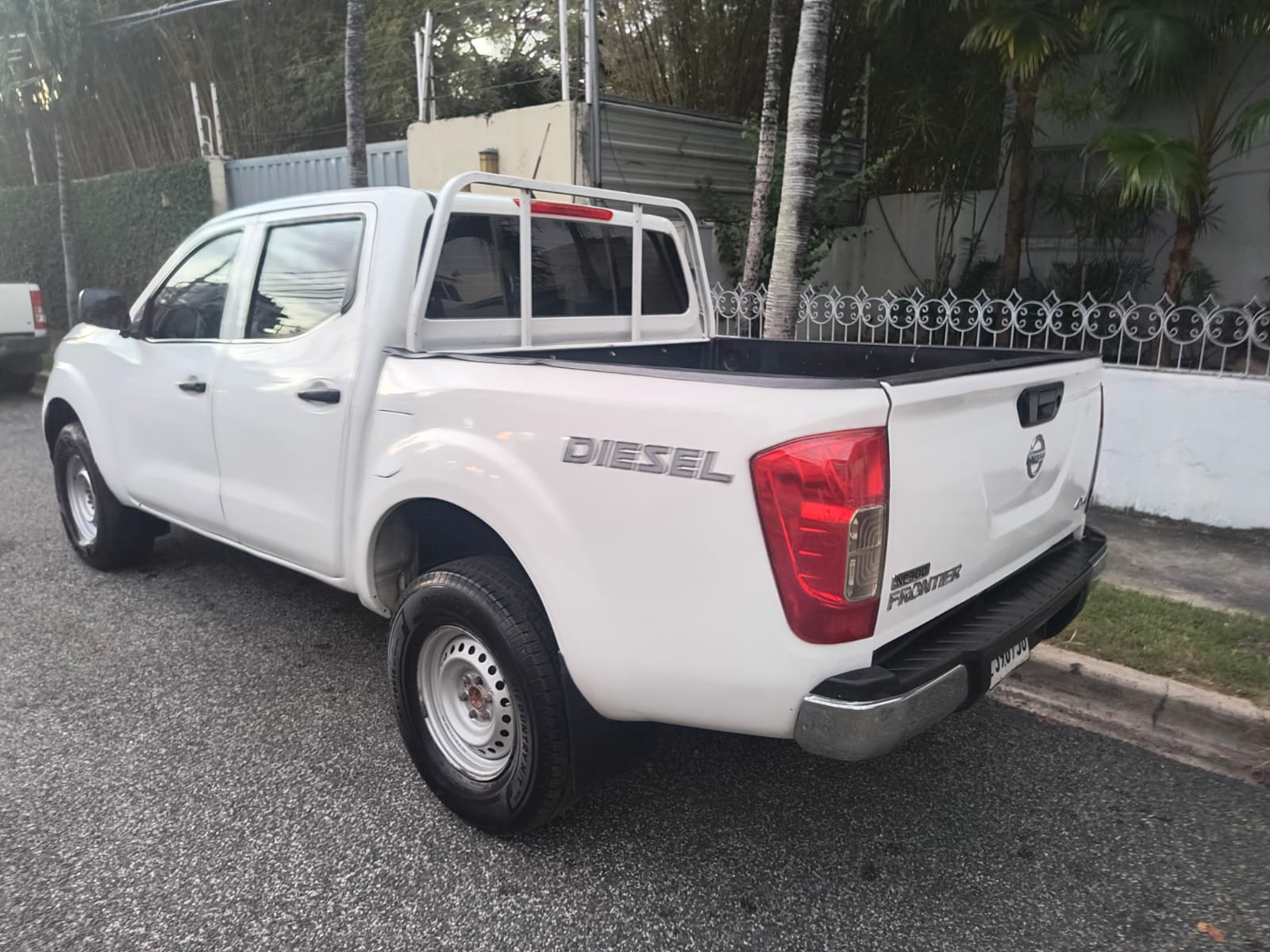 jeepetas y camionetas - Nissan Frontier NP300 2019 Nitida 2