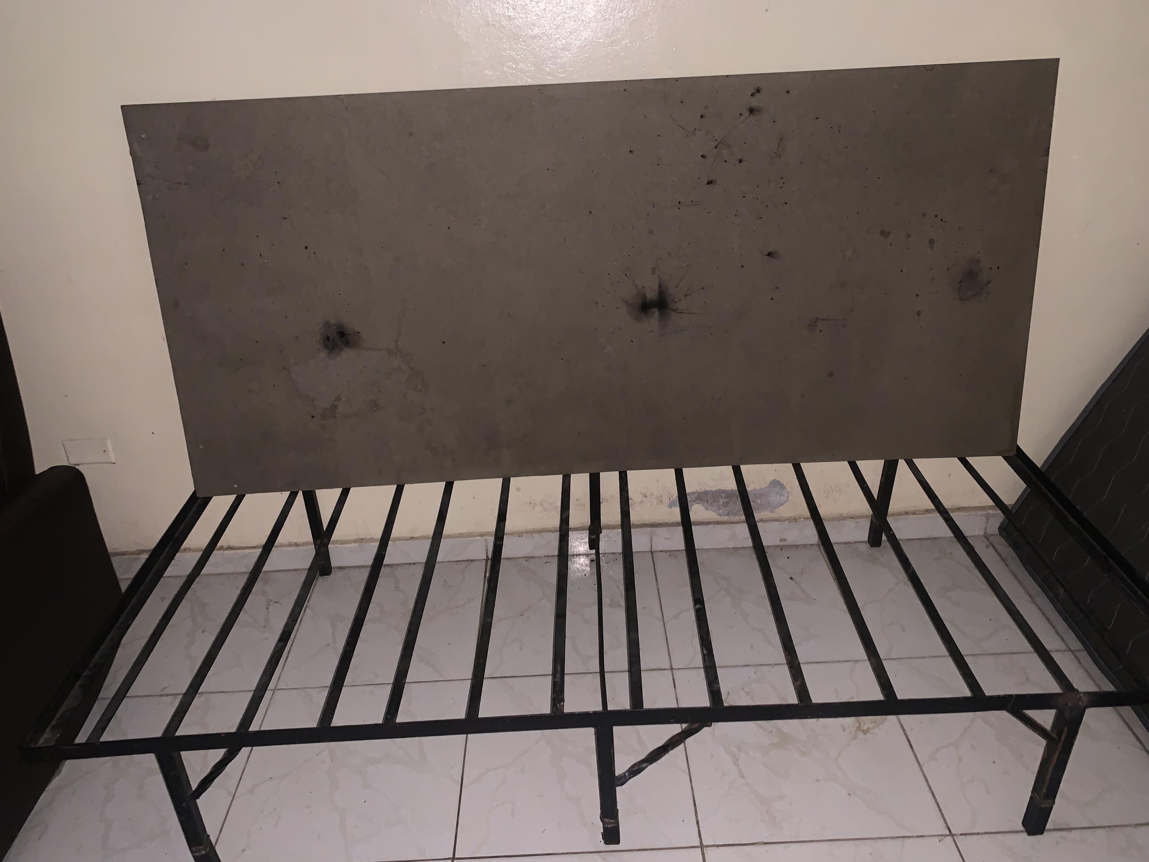 muebles y colchones - Cama con base de hierro 2