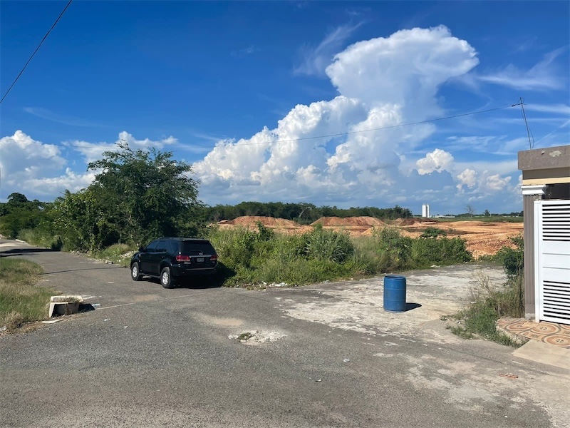 solares y terrenos - Venta de solares en la autopista de san Isidro residencial María mercedes 1