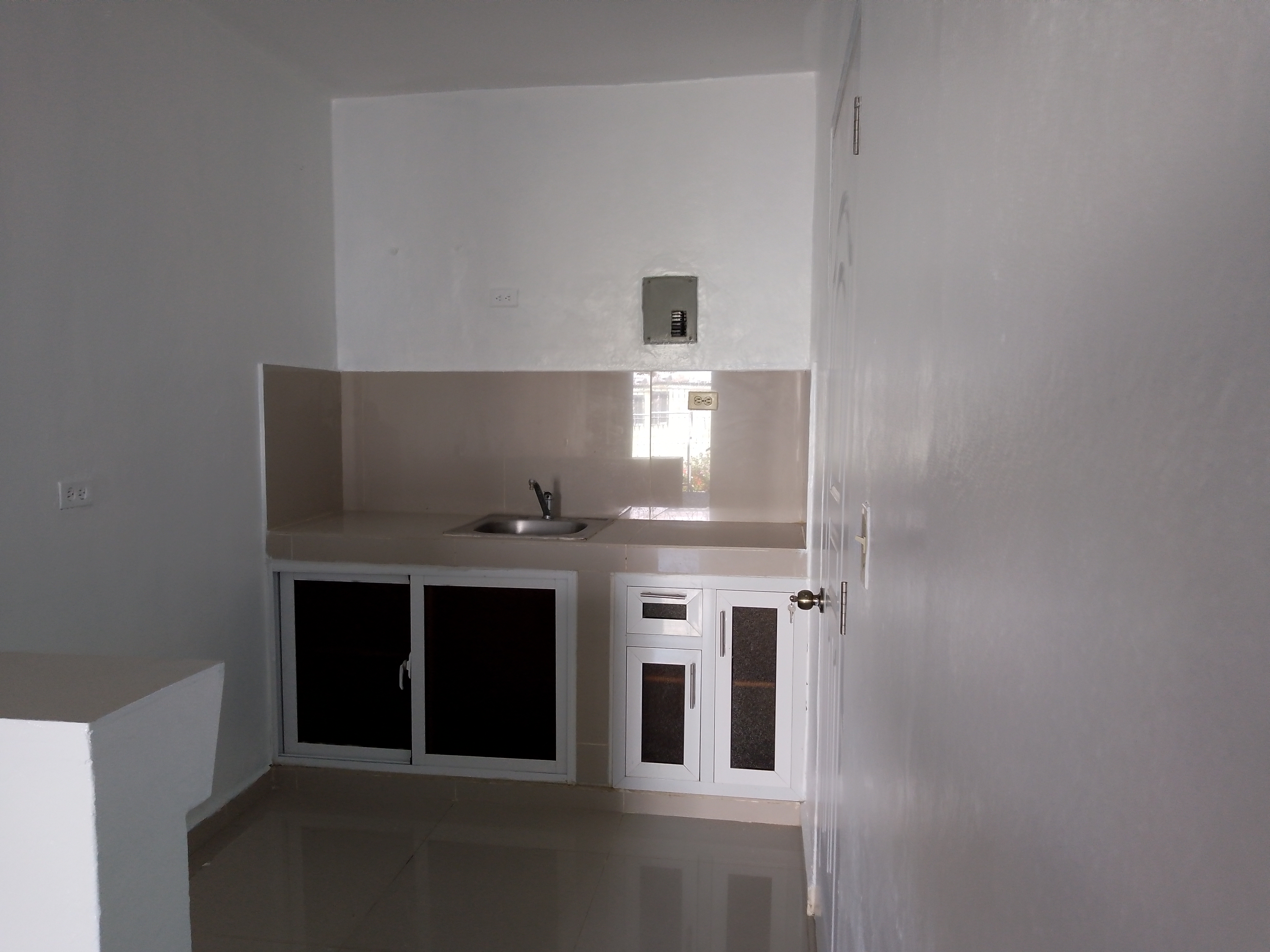 apartamentos - Se alquila apartamento 2 habitaciones 1 baño, nivel parqueo. 3