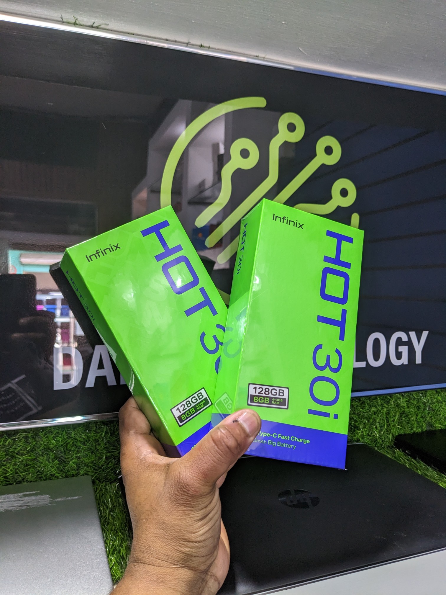 celulares y tabletas - Infinix HOT 30i 7