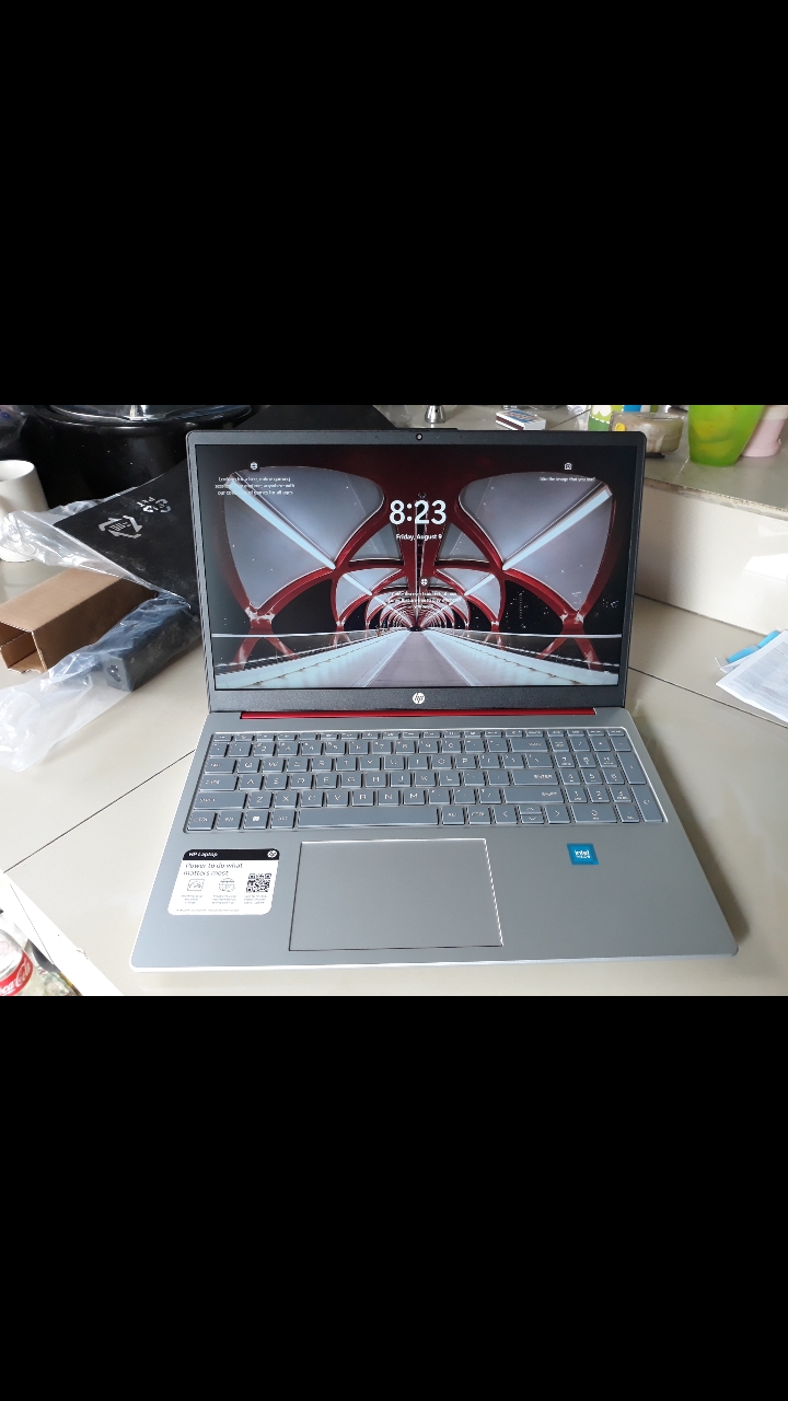 computadoras y laptops - LAPTOP HP 15.6" HD 128GB Windows 11 1