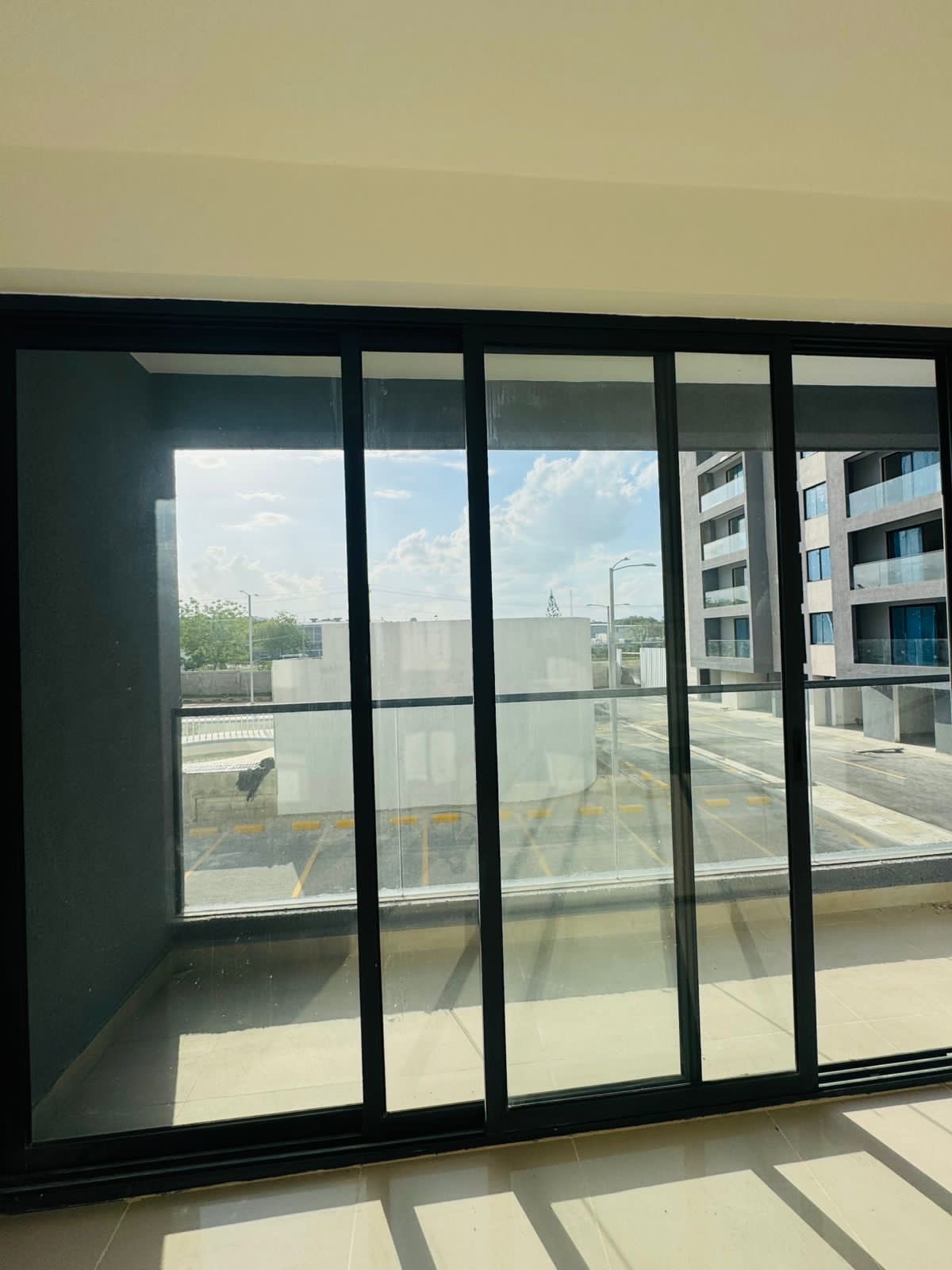 apartamentos - Apto en el RESIDENCIAL LIVERIA 
AVE. HISPANOAMERICANA STGO  2