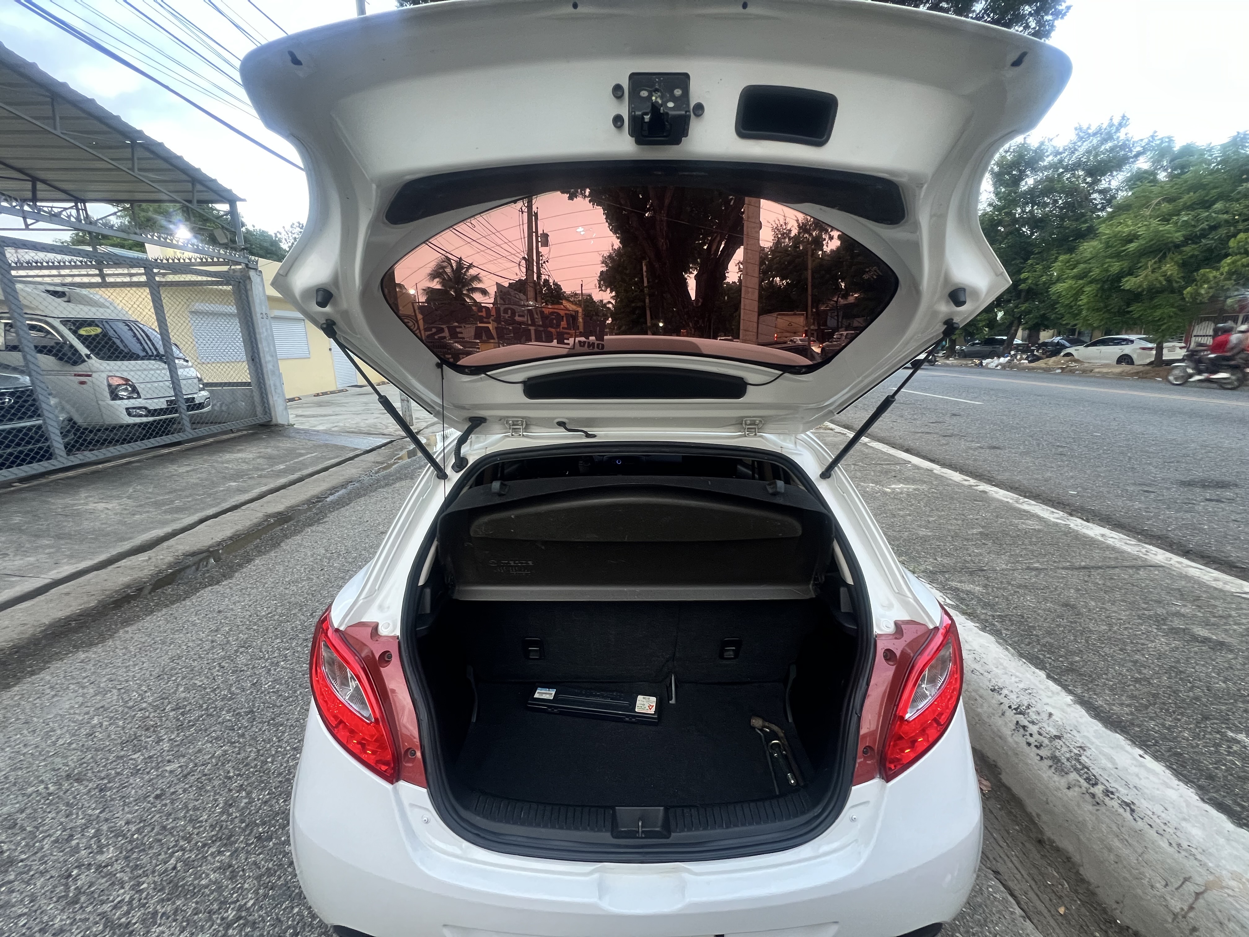 carros - Mazda demio 2014 8