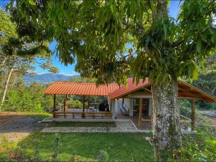 casas vacacionales y villas - Villa con Vista a la Ciudad de Jarabacoa  5