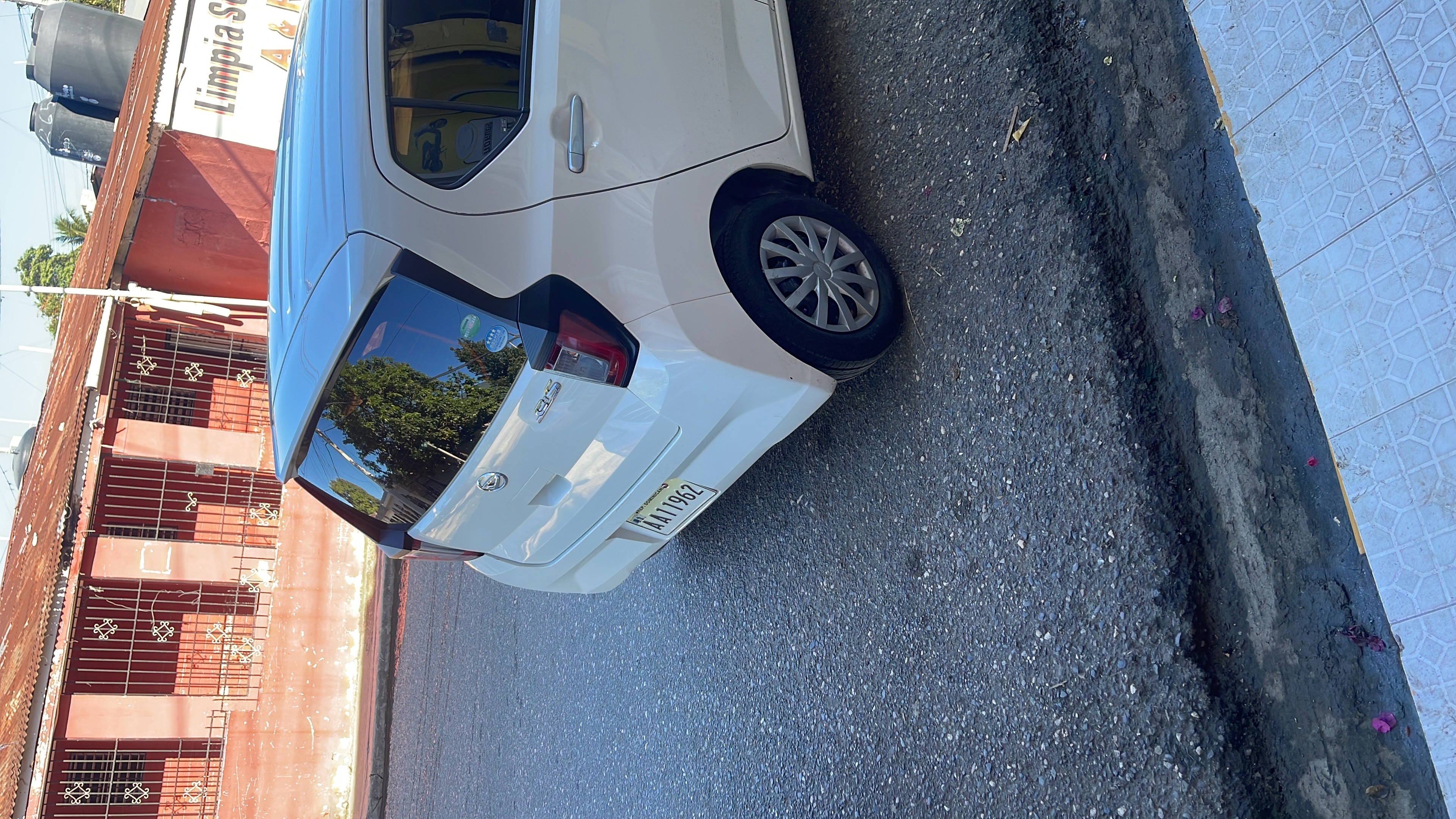 carros - Daihatsu mira 2018 1