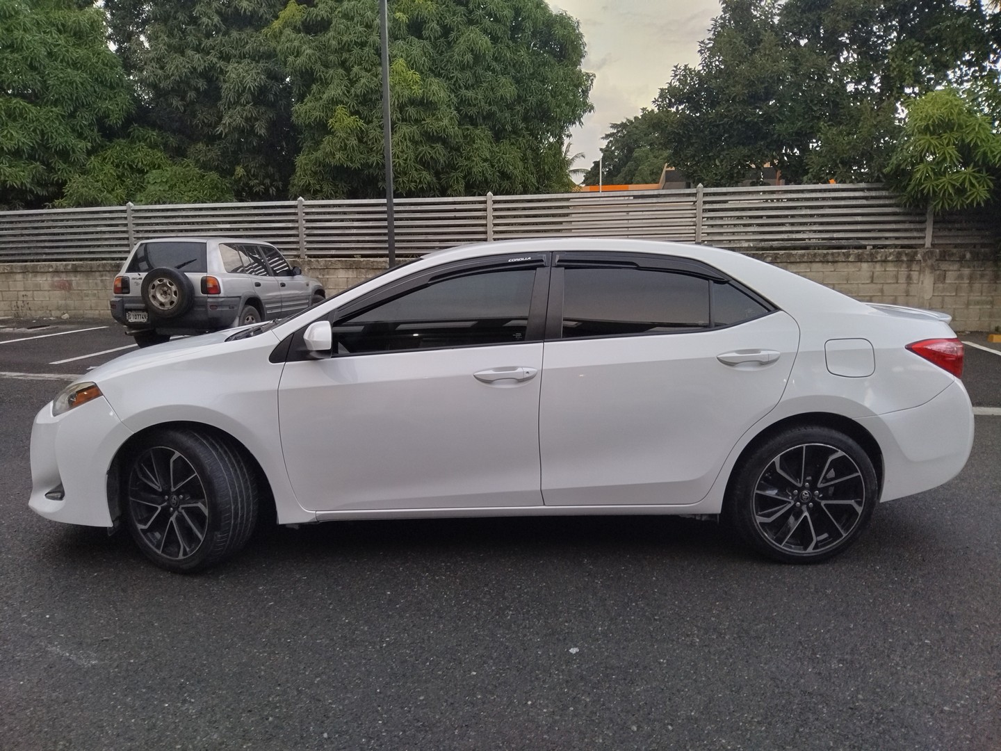 carros - Toyota Corolla LE 10
