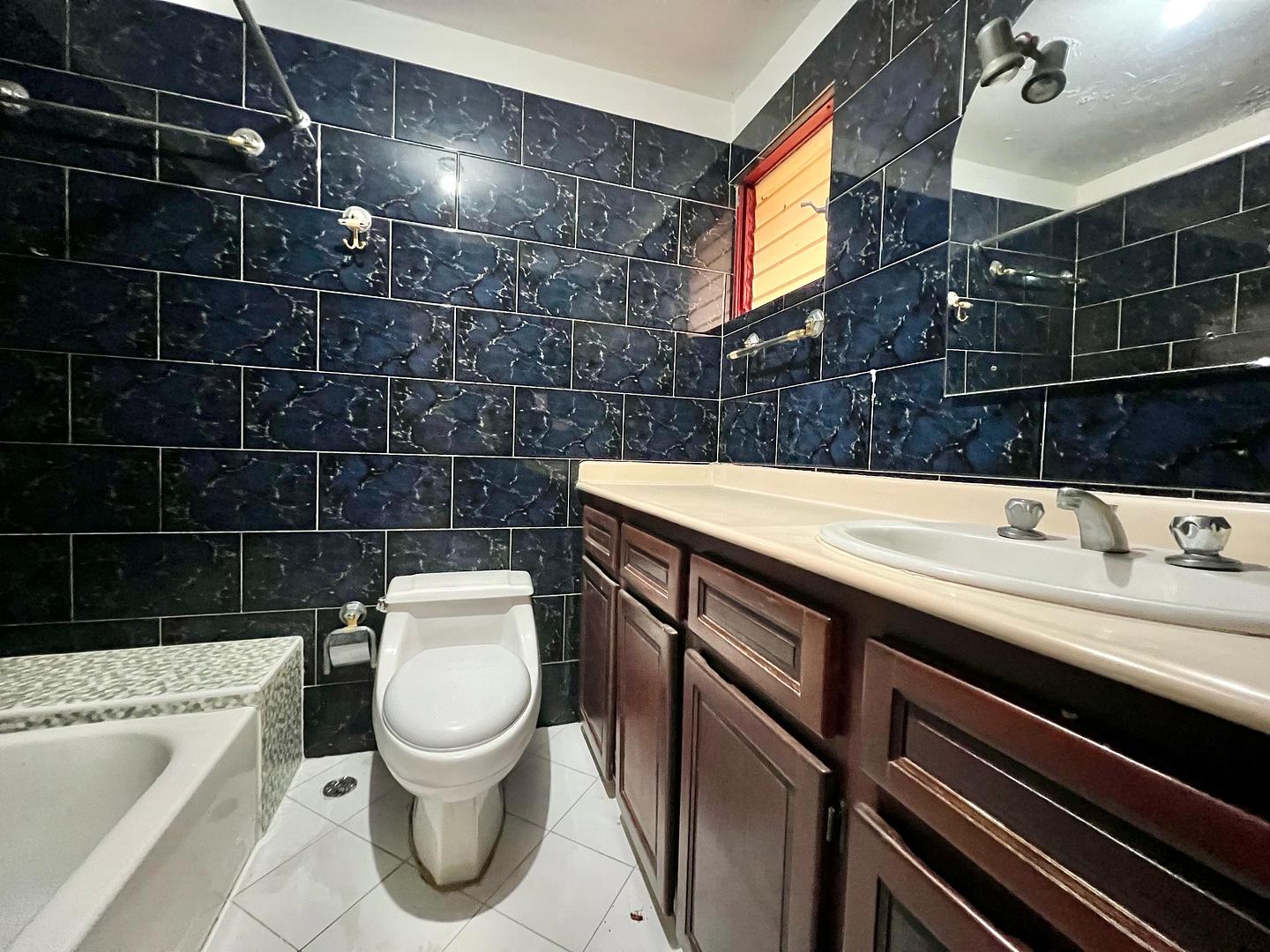 apartamentos - Amplio Apartamento en alquileren el Ens. Paraiso, consta de: 4