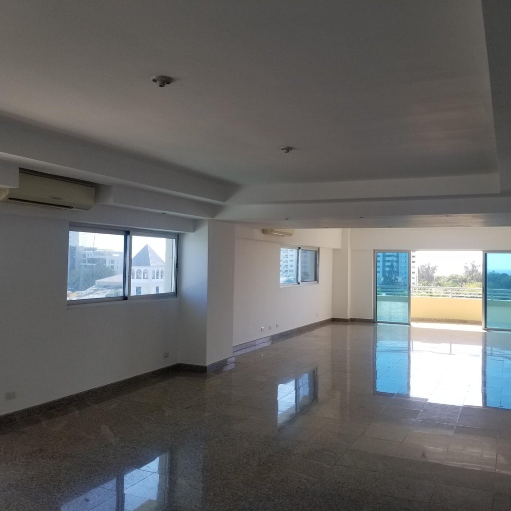 oficinas y locales comerciales - Bello y amplio pent-house ubicado en la zona exclusiva de Bella Vista 5