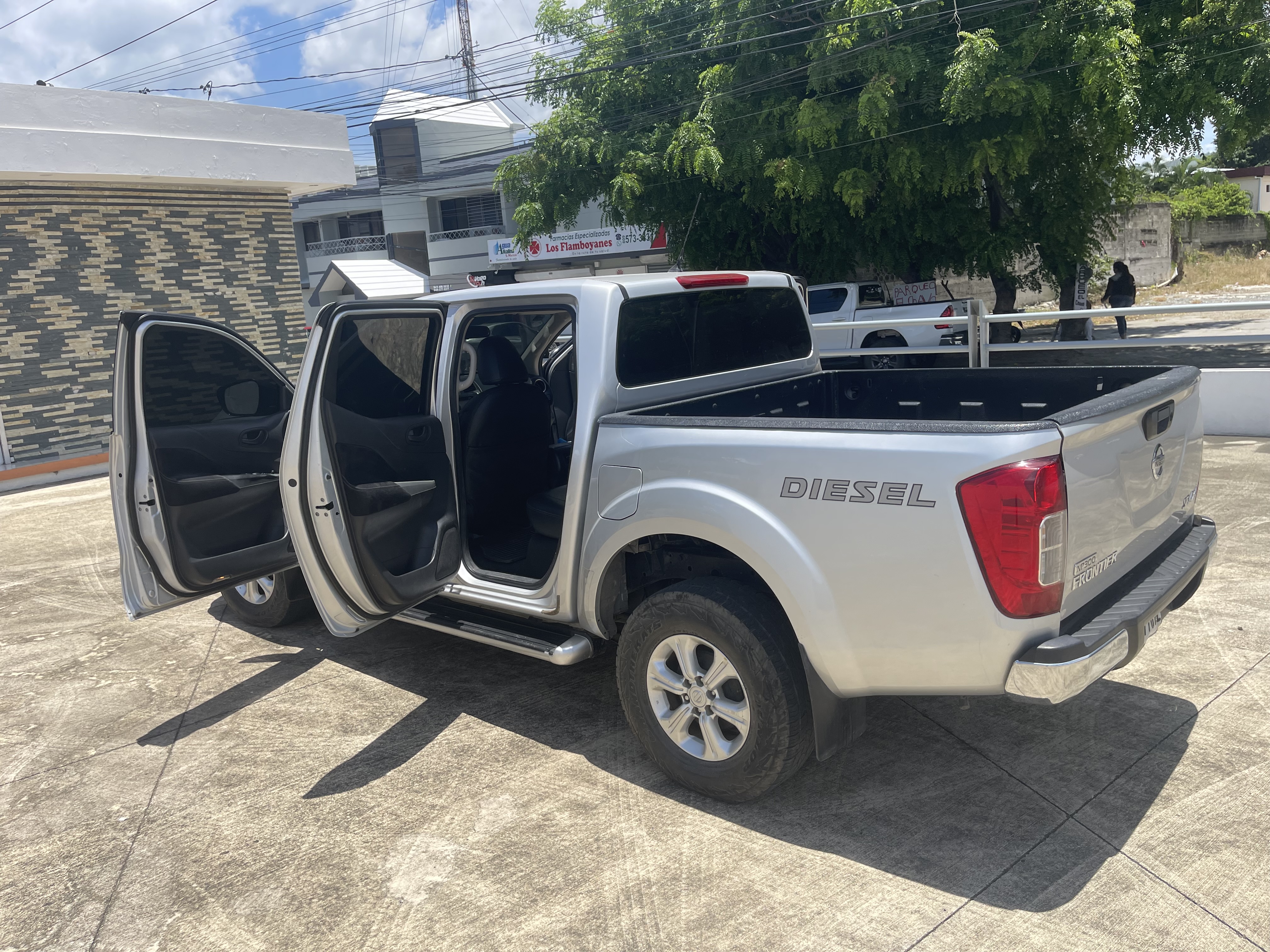 jeepetas y camionetas - Nissan Frontier 4WD, Diesel, único dueño, Alarma. 3