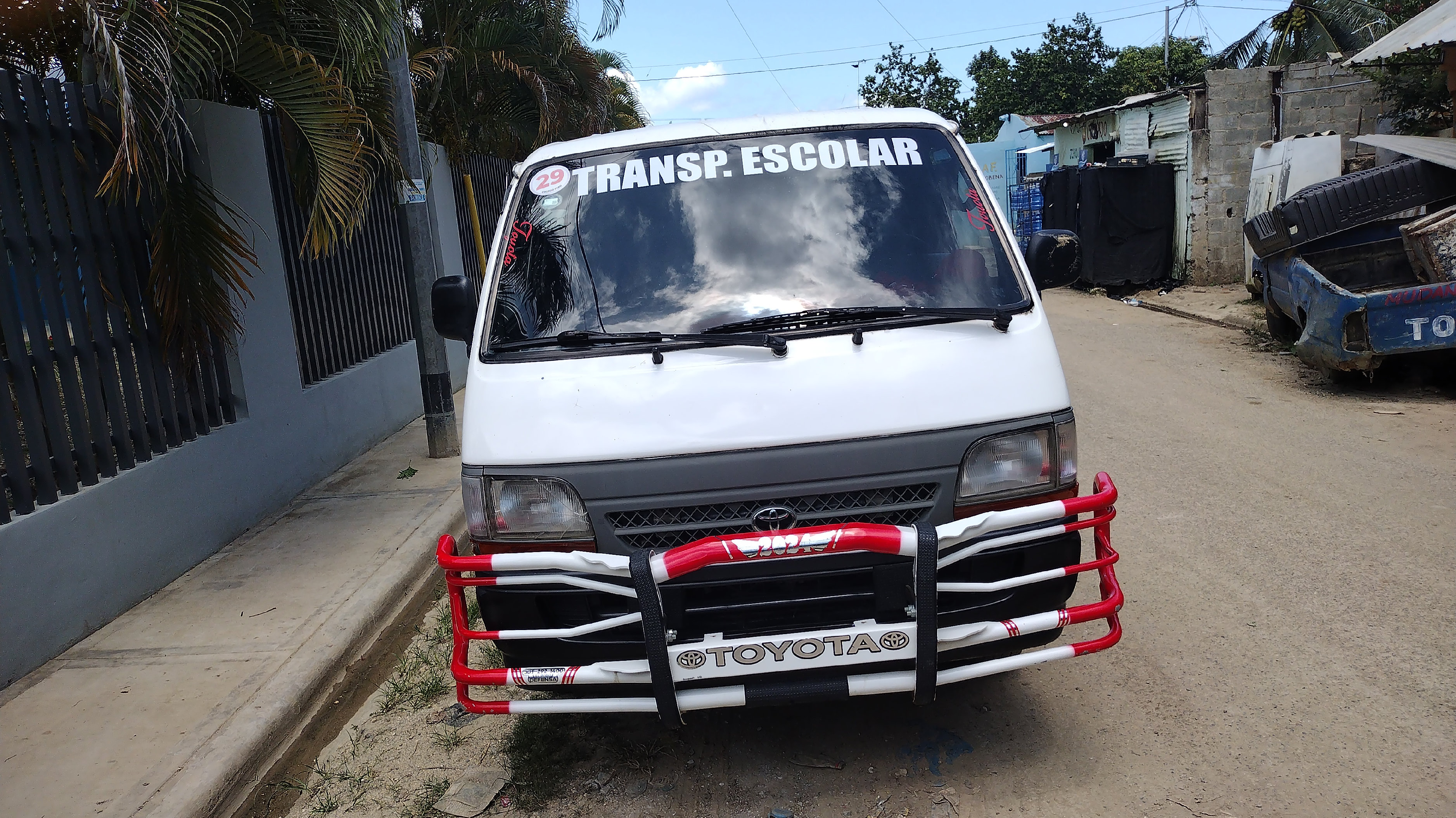 camiones y vehiculos pesados - vendo Toyota año 2000 en buen precio  1